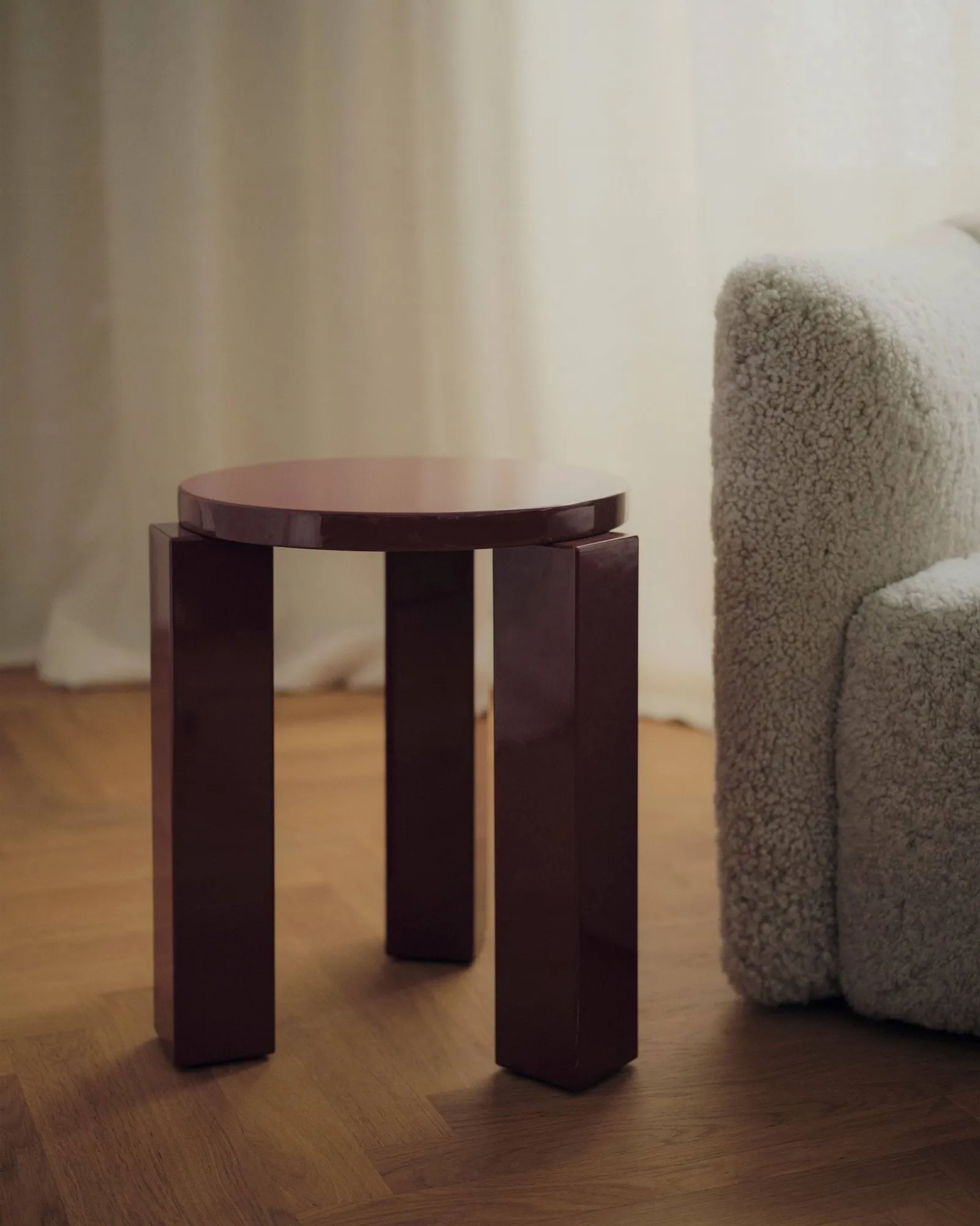 Atlas round stool, Burgundy, Ø36x44 cm New Works
