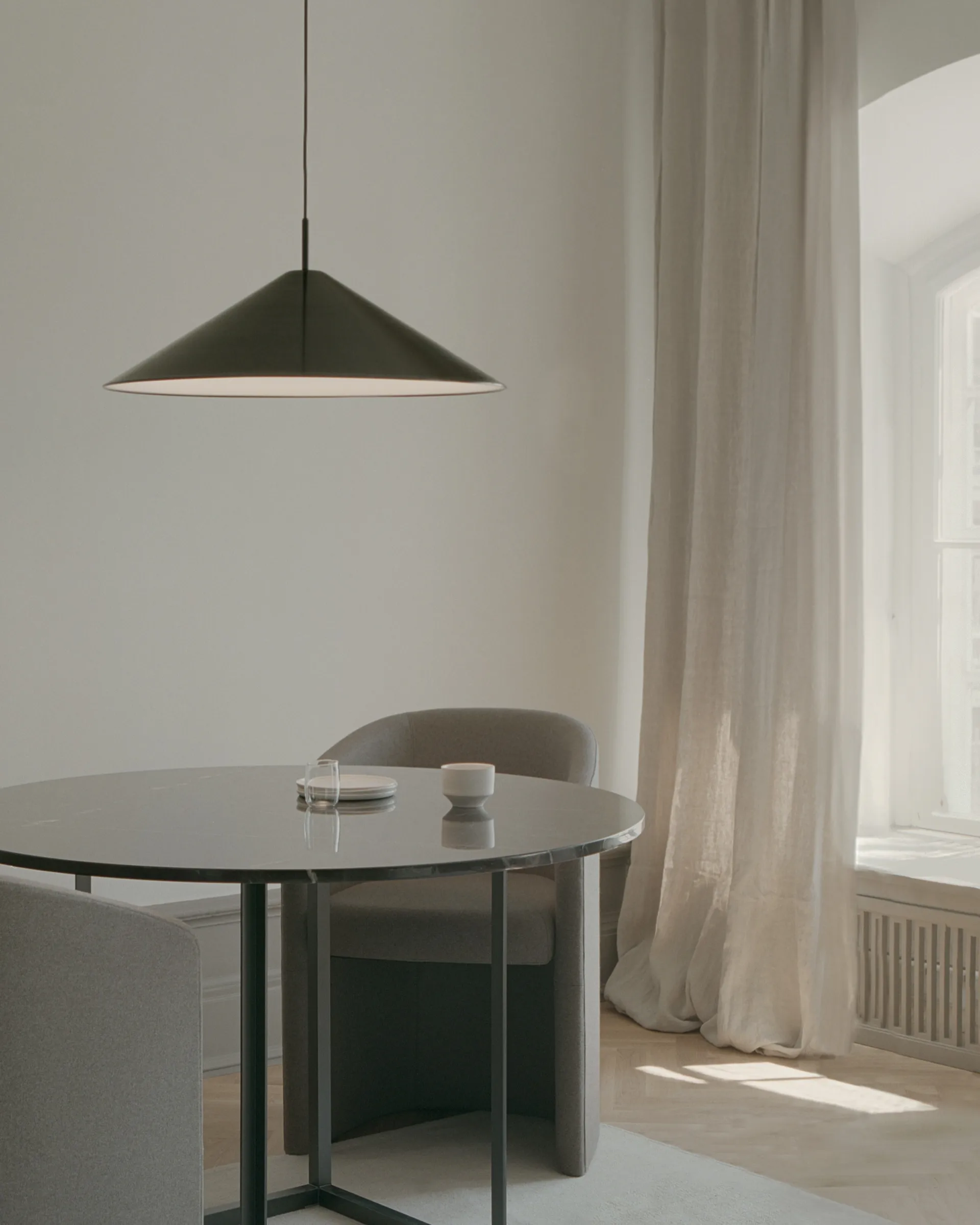 Brolly pendant lamp Ø70 cm, Anodized aluminium New Works