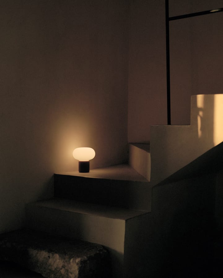 Karl-Johan table lamp portable - Cold black - New Works