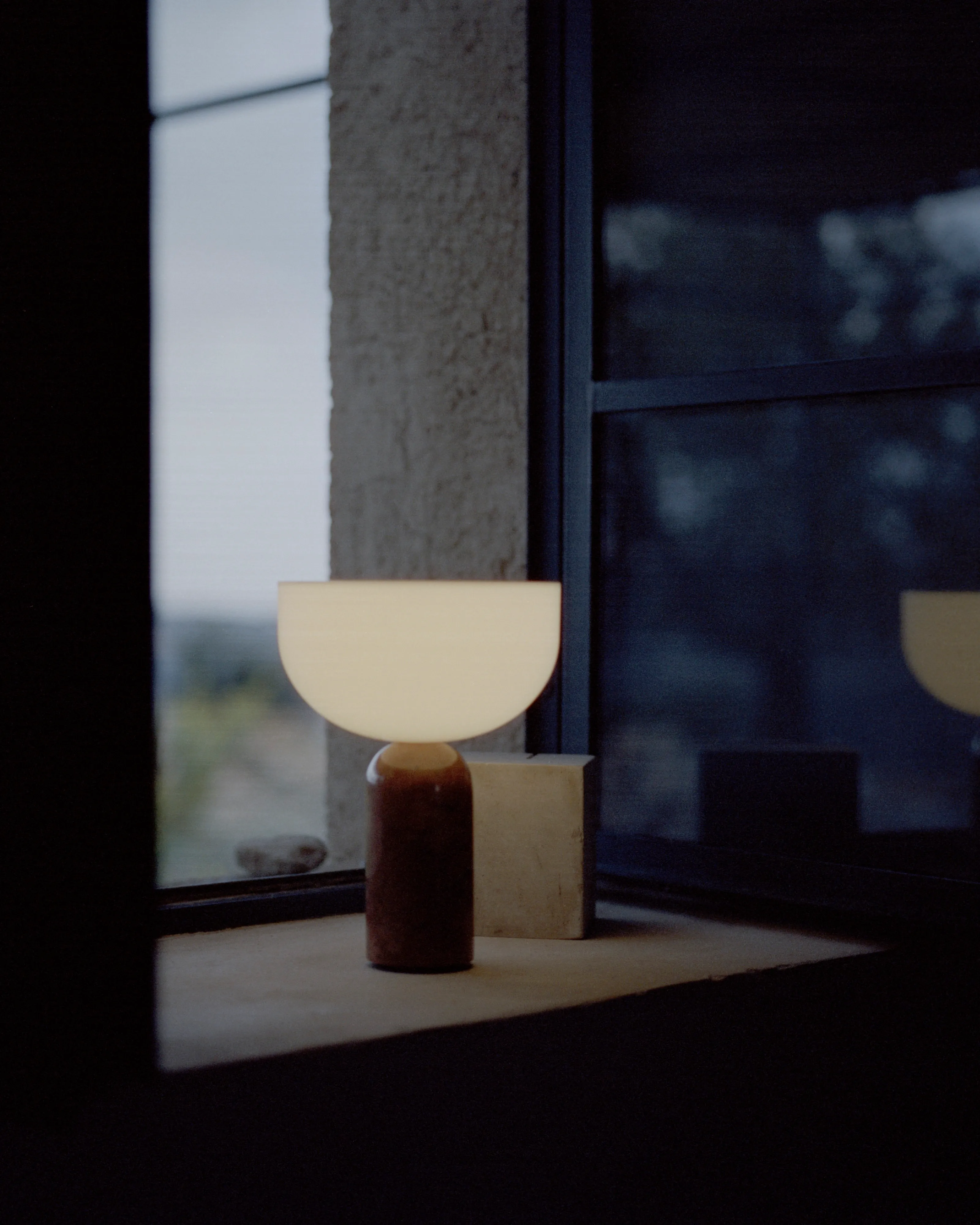 Kizu portable table lamp from New Works - NordicNest.com