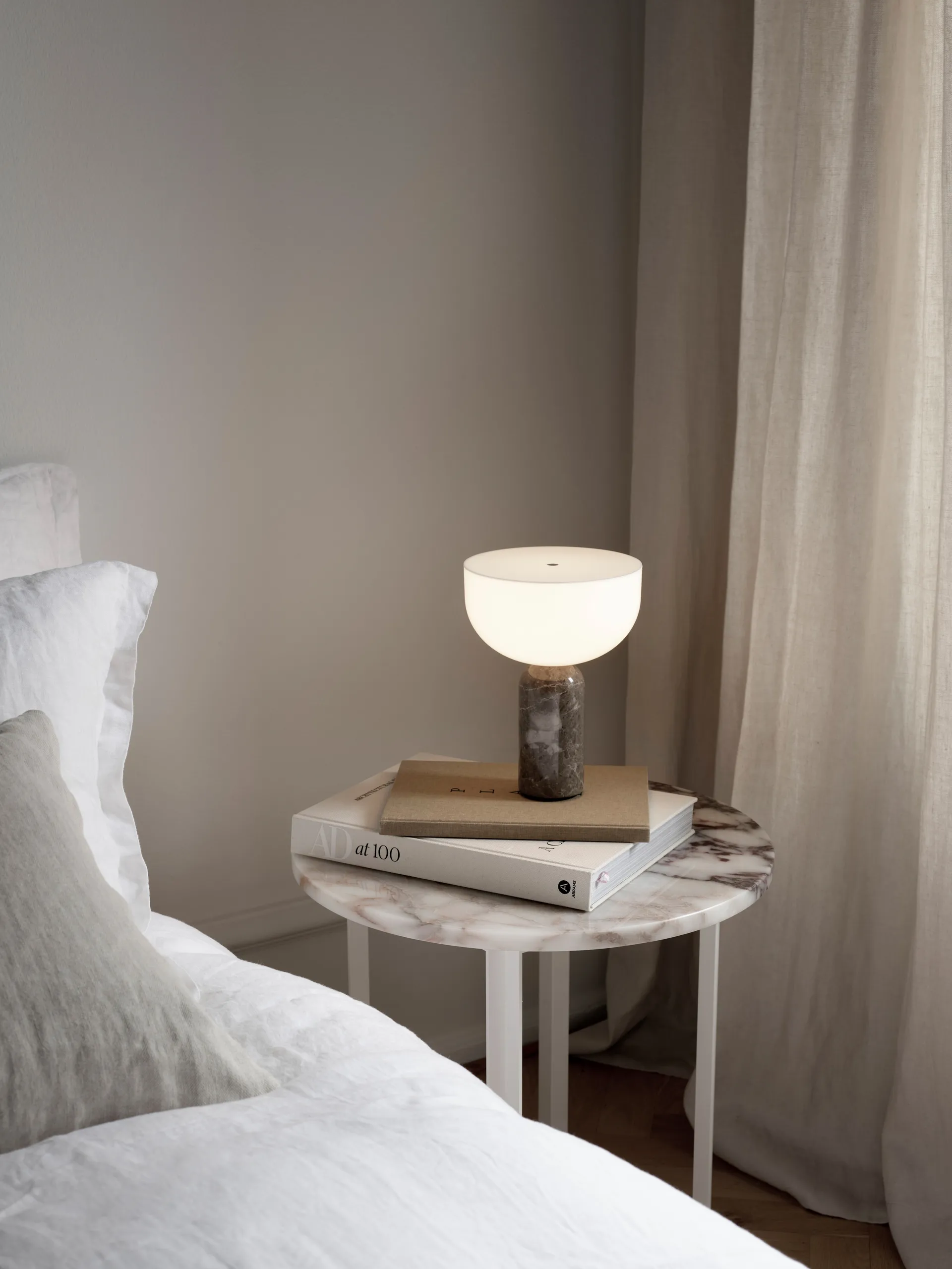Kizu portable table lamp, Gris du marais New Works