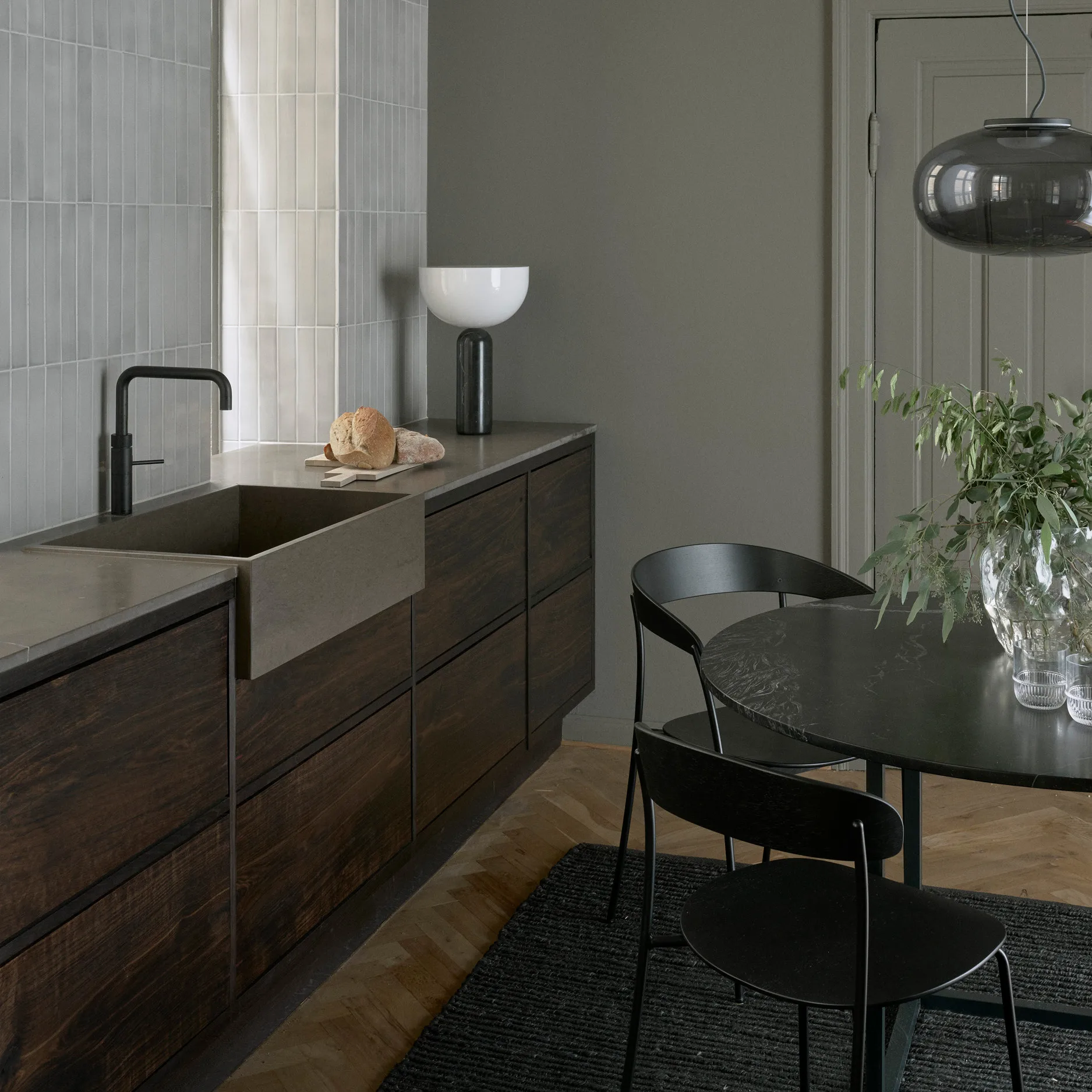 Kizu table lamp large, Black marble New Works