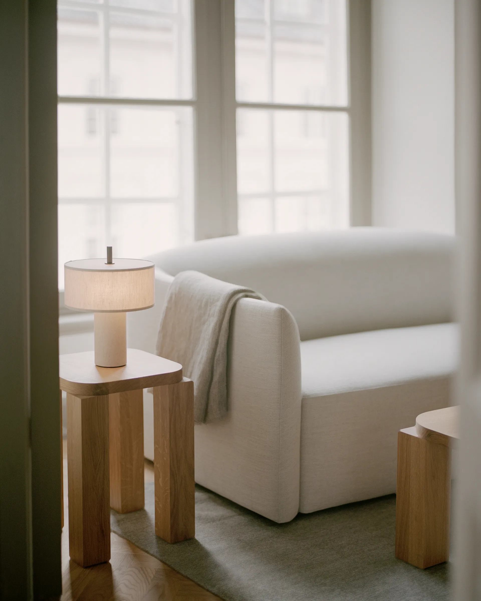 Margin portable table lamp, Beige New Works