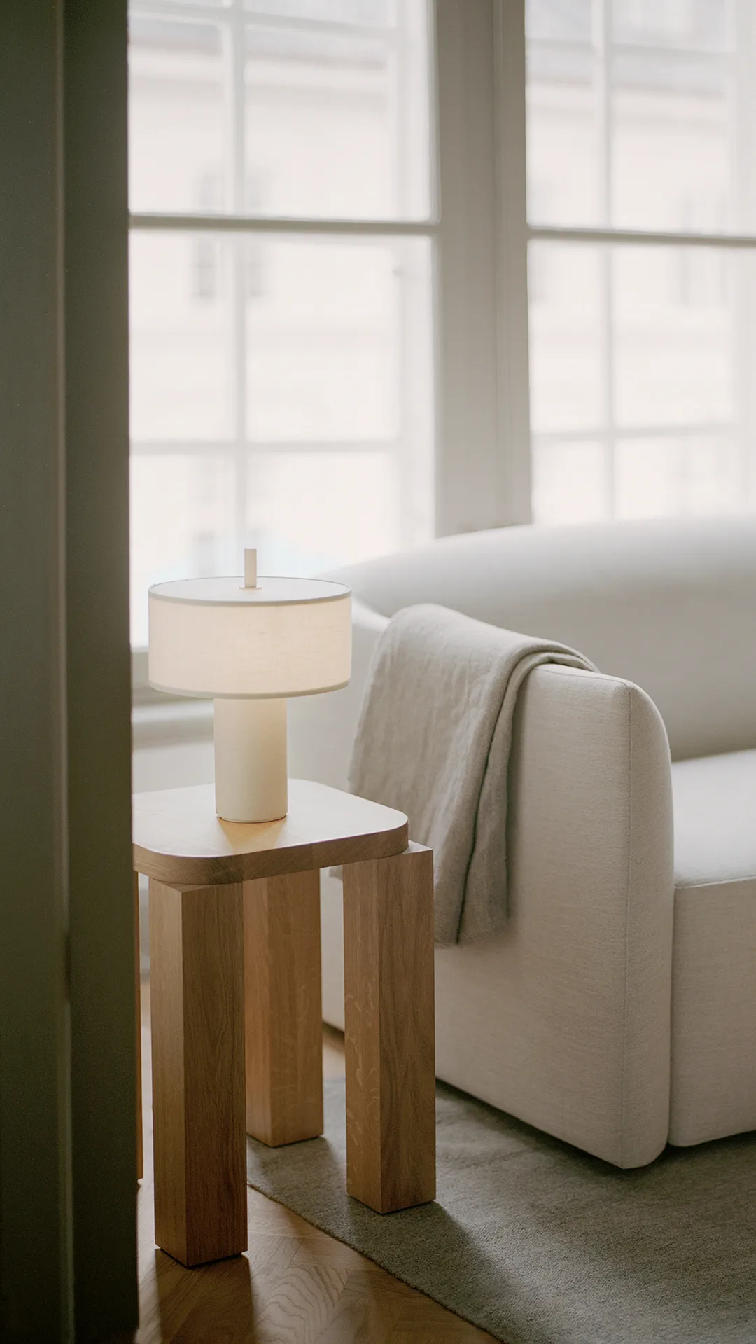 Margin portable table lamp, White New Works