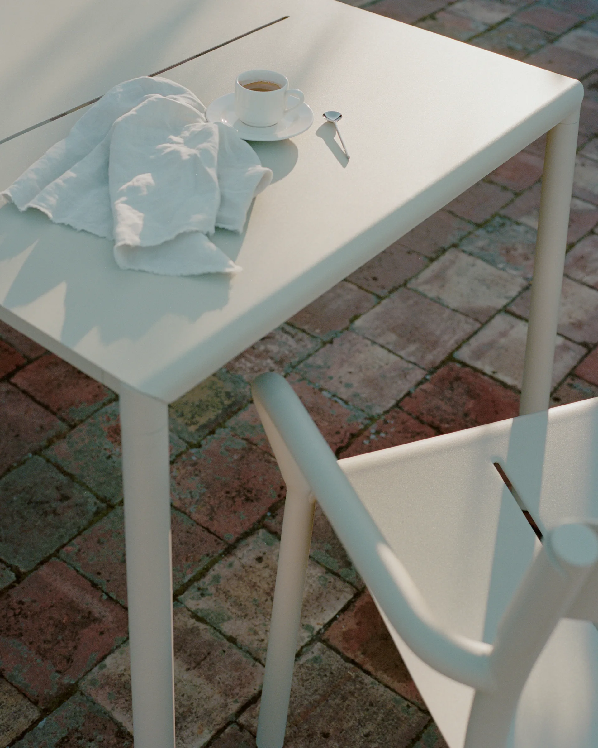 May Tables Outdoor table 85x85 cm, Light grey New Works