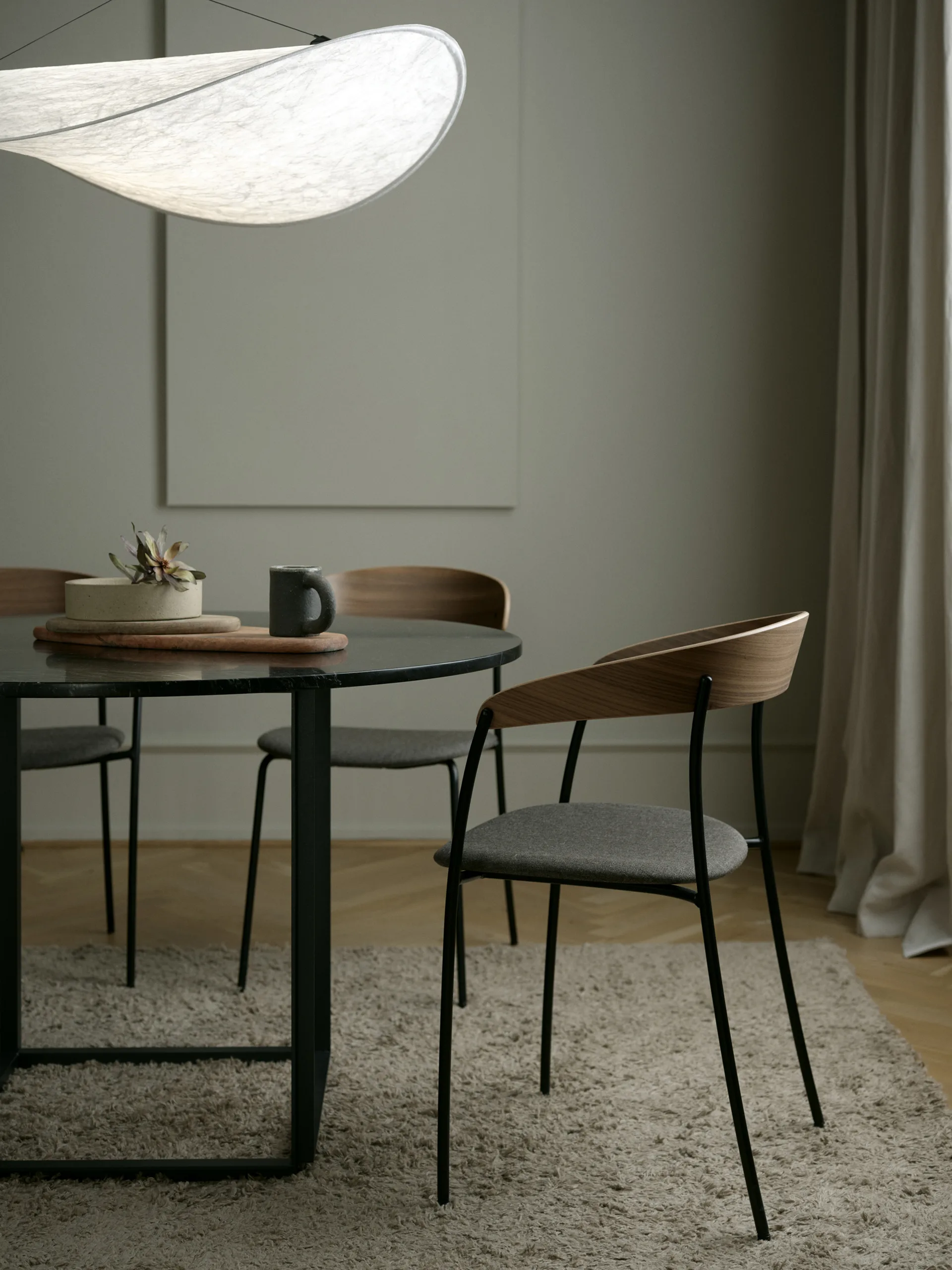 Missing armchair, Walnut-Molly 2 170 New Works