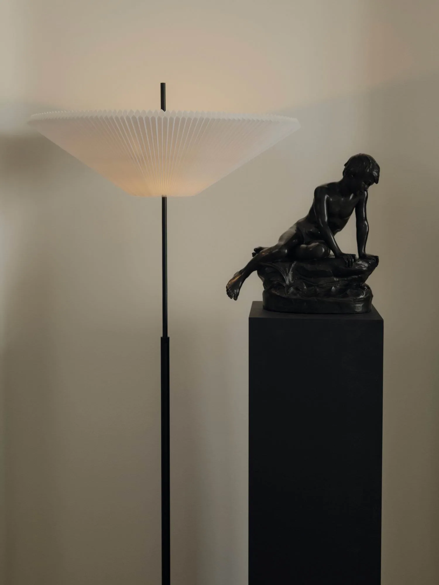 Nebra floor lamp, White (white), 150 cm New Works