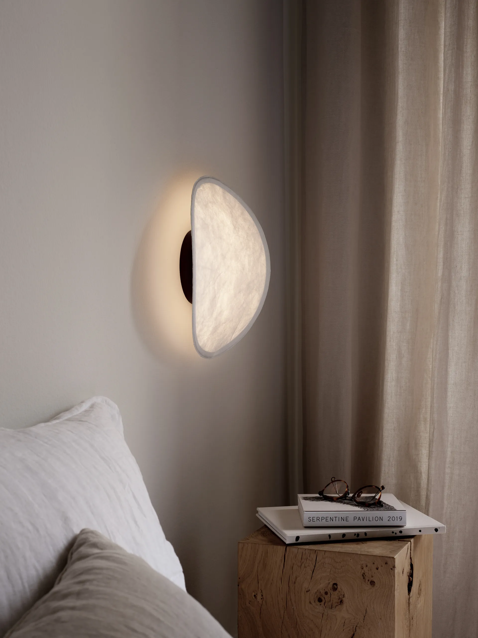 Tense wall lamp, White-black New Works