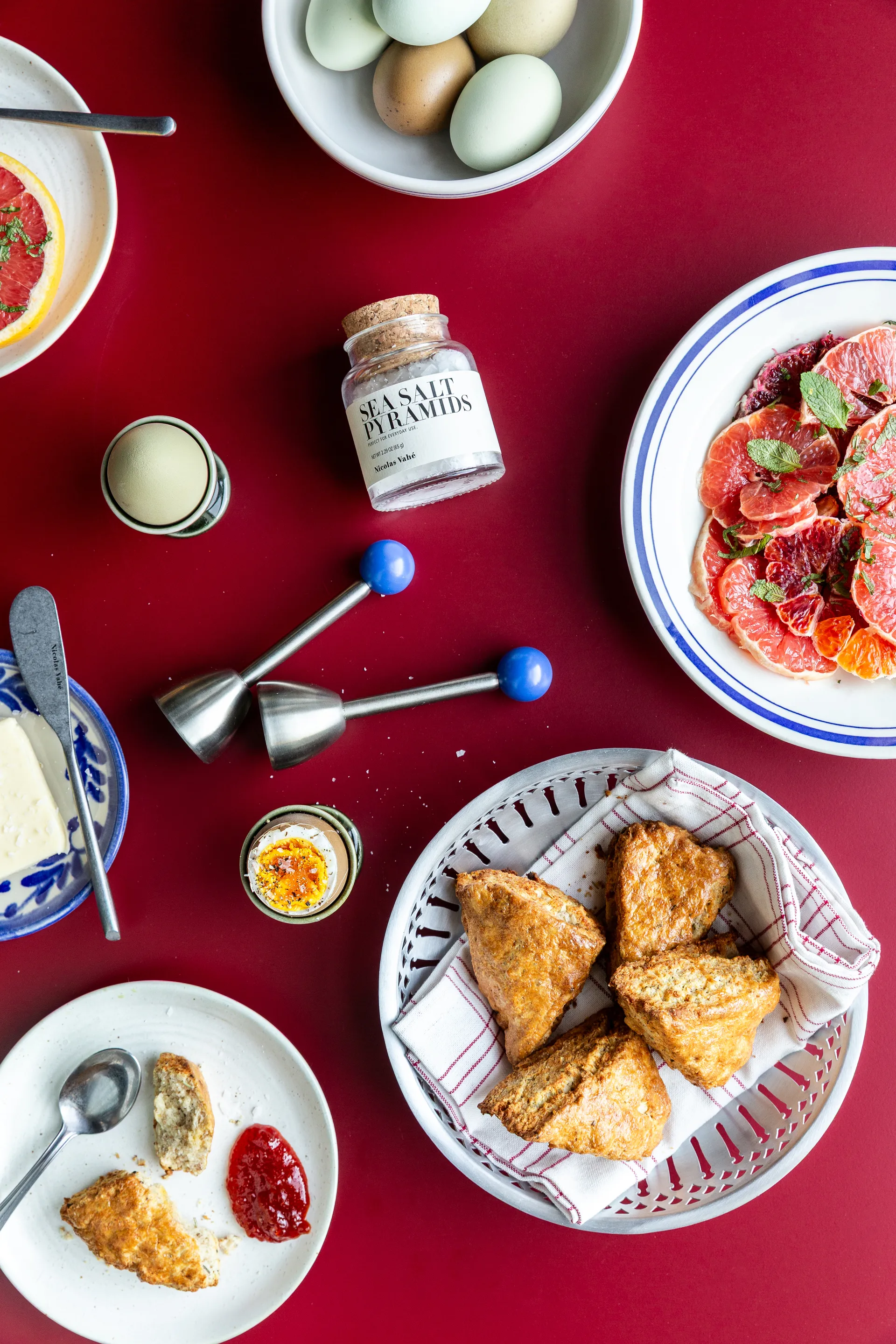 Nicolas Vahé bread basket 2 pieces, Antique silver finish Nicolas Vahé