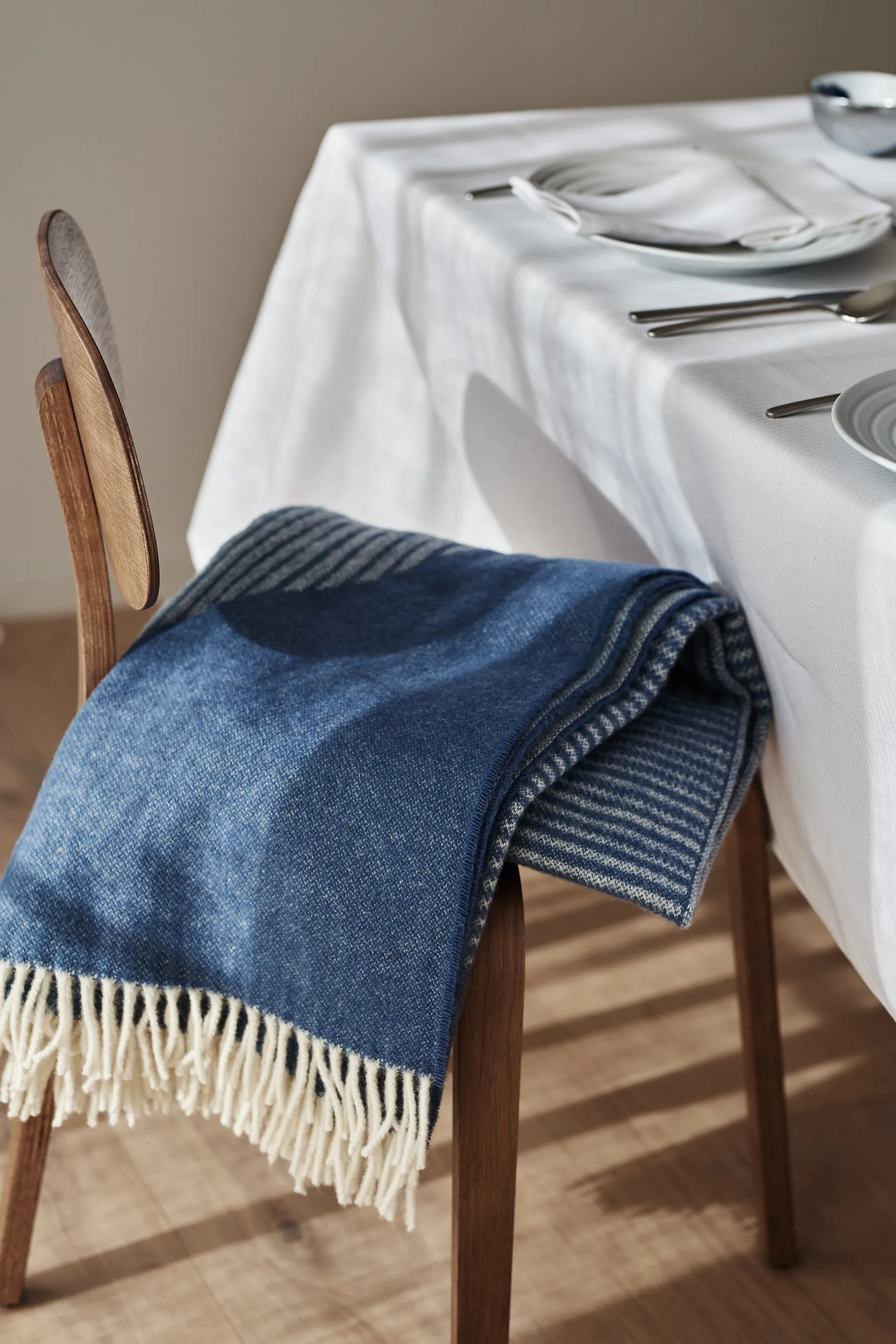 Circles wool throw 130x185 cm, Blue NJRD