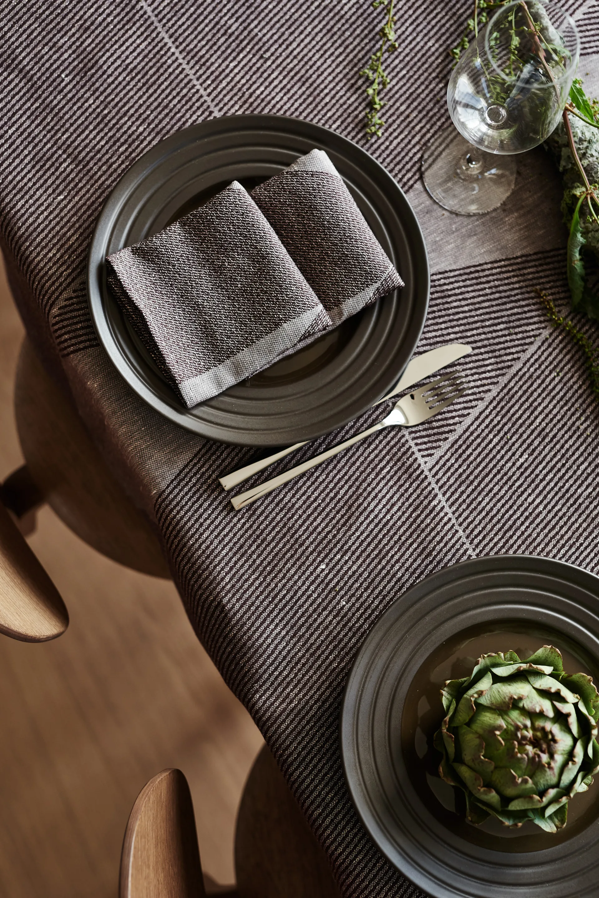 Geometric tablecloth 147x250 cm, Brown-white NJRD
