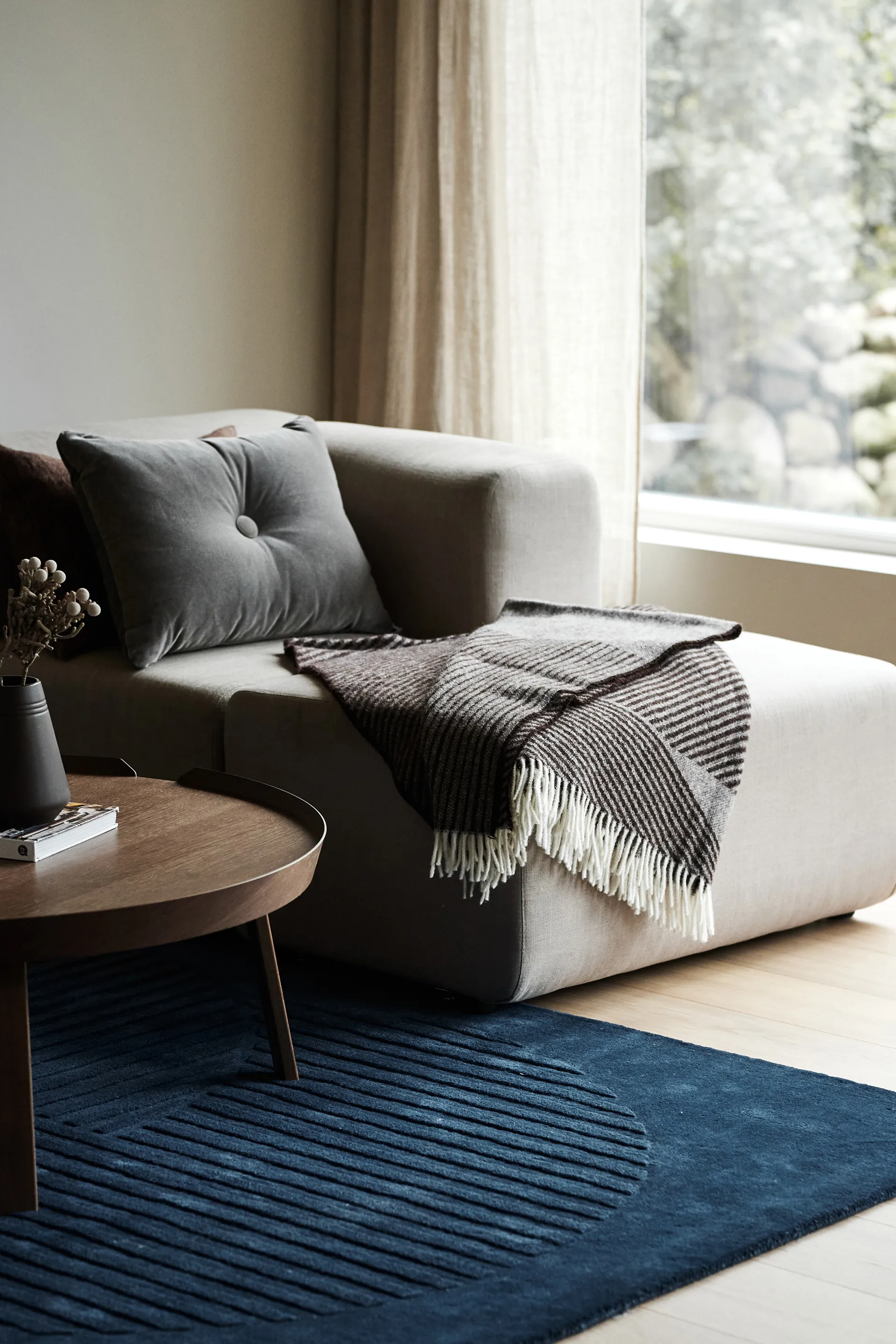 Levels Circles wool rug, Blue, 200x300 cm NJRD