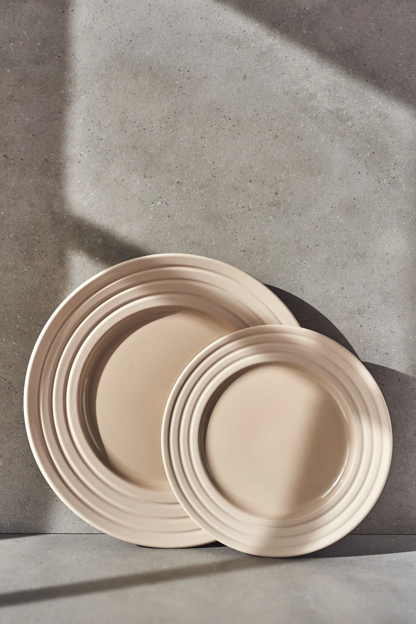 Lines small plate Ø21 cm, beige NJRD