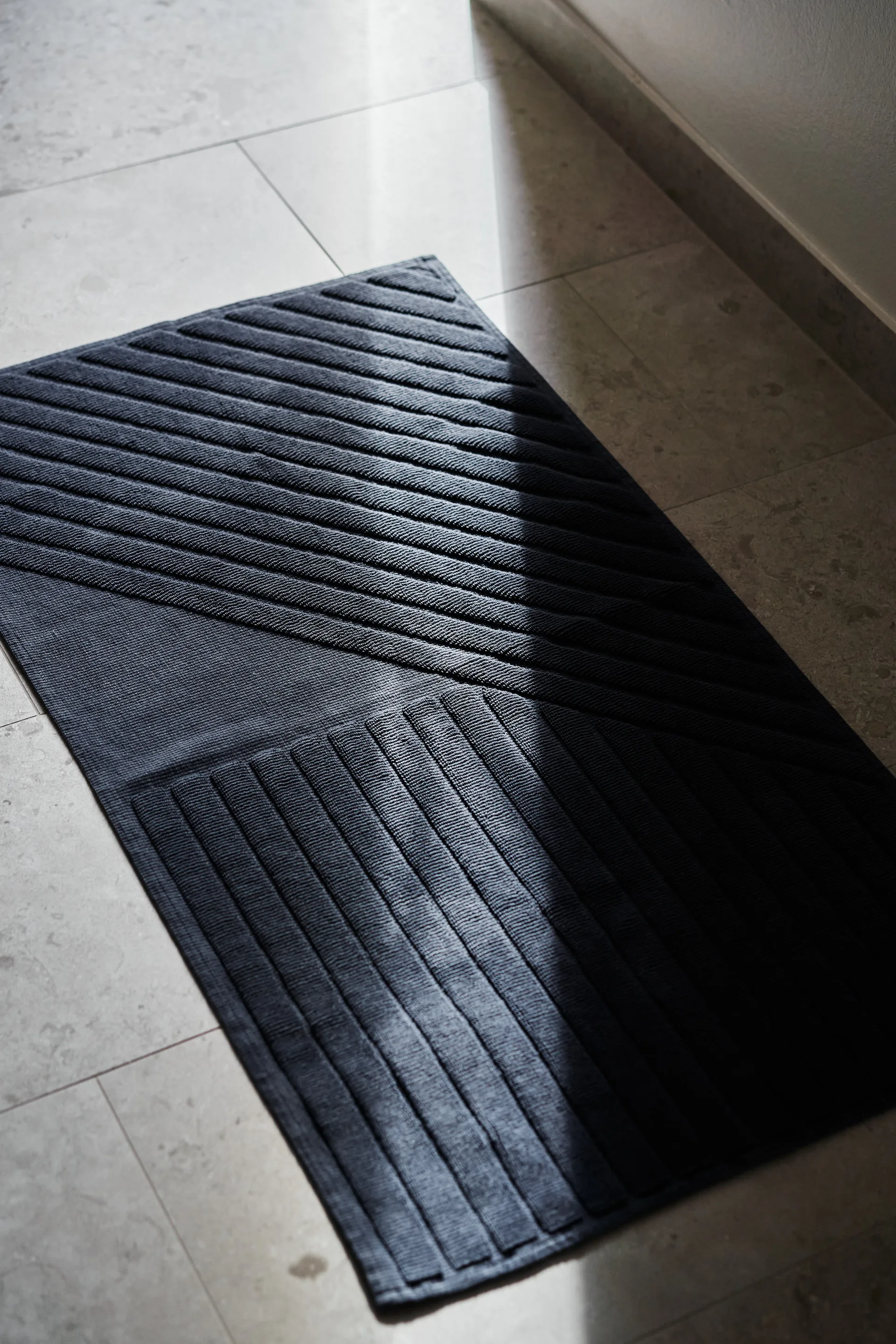 Stripes bath mat 50x90 cm, Blue NJRD