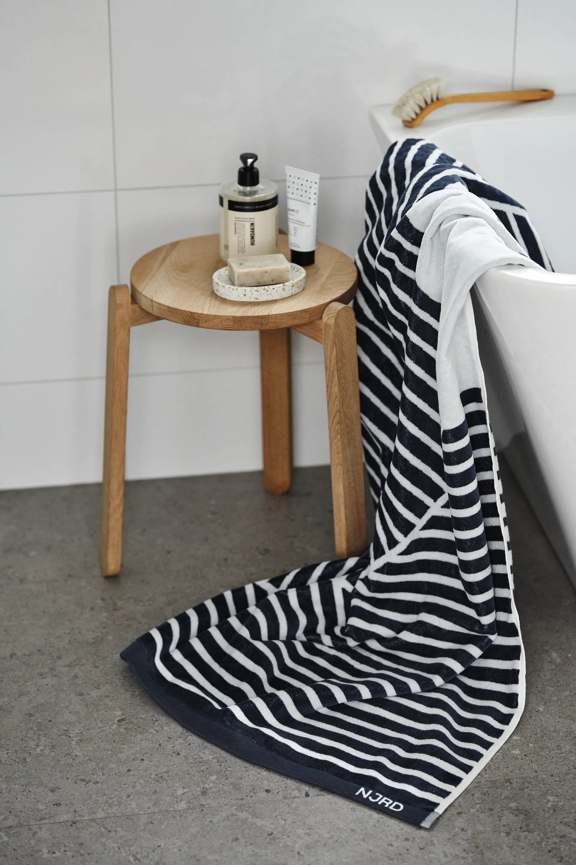 Stripes bath towel 100x150 cm, Blue NJRD