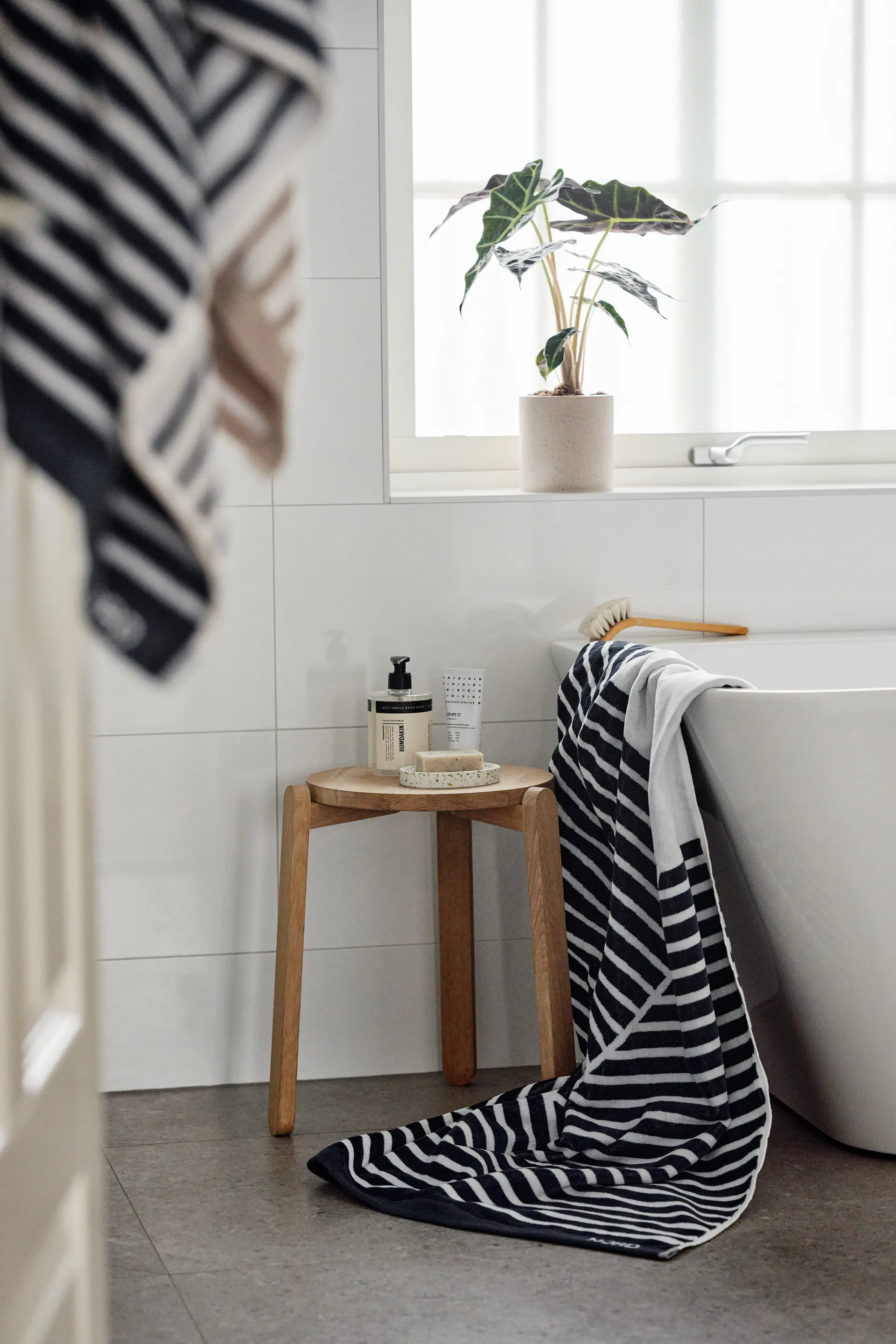 Stripes bath towel 100x150 cm, Blue NJRD