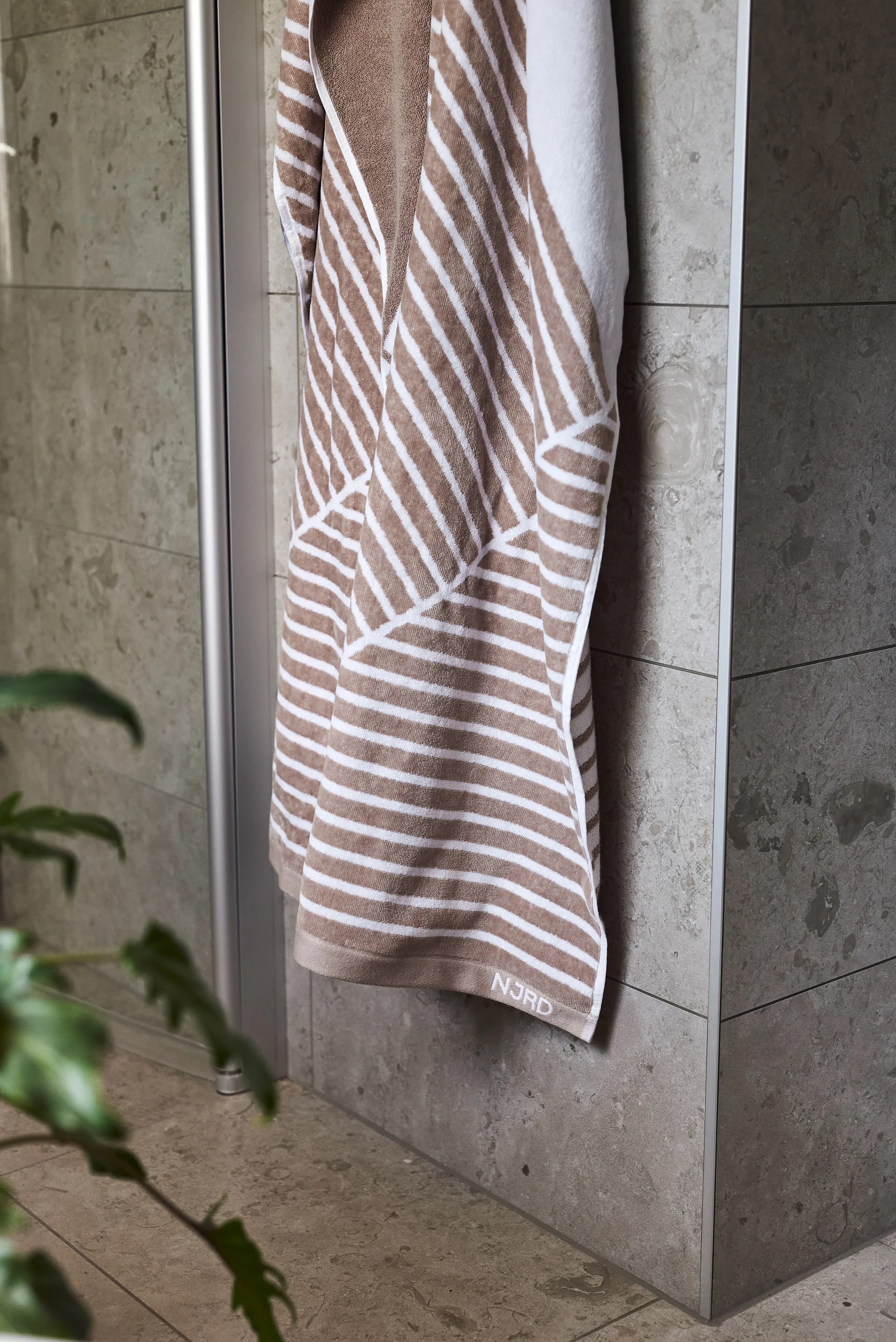 Stripes bath towel 70x140 cm, Beige NJRD