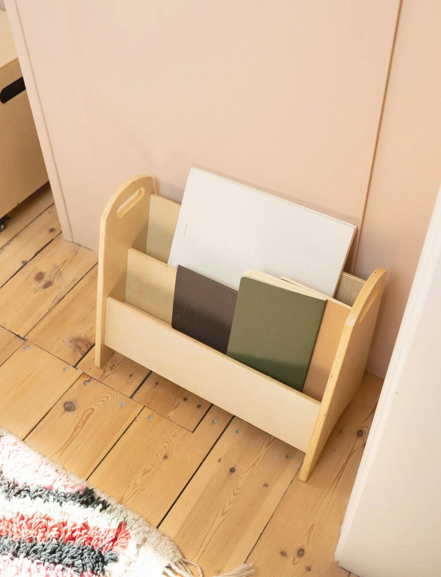 Book holder bookshelf for children, Birch Nofred