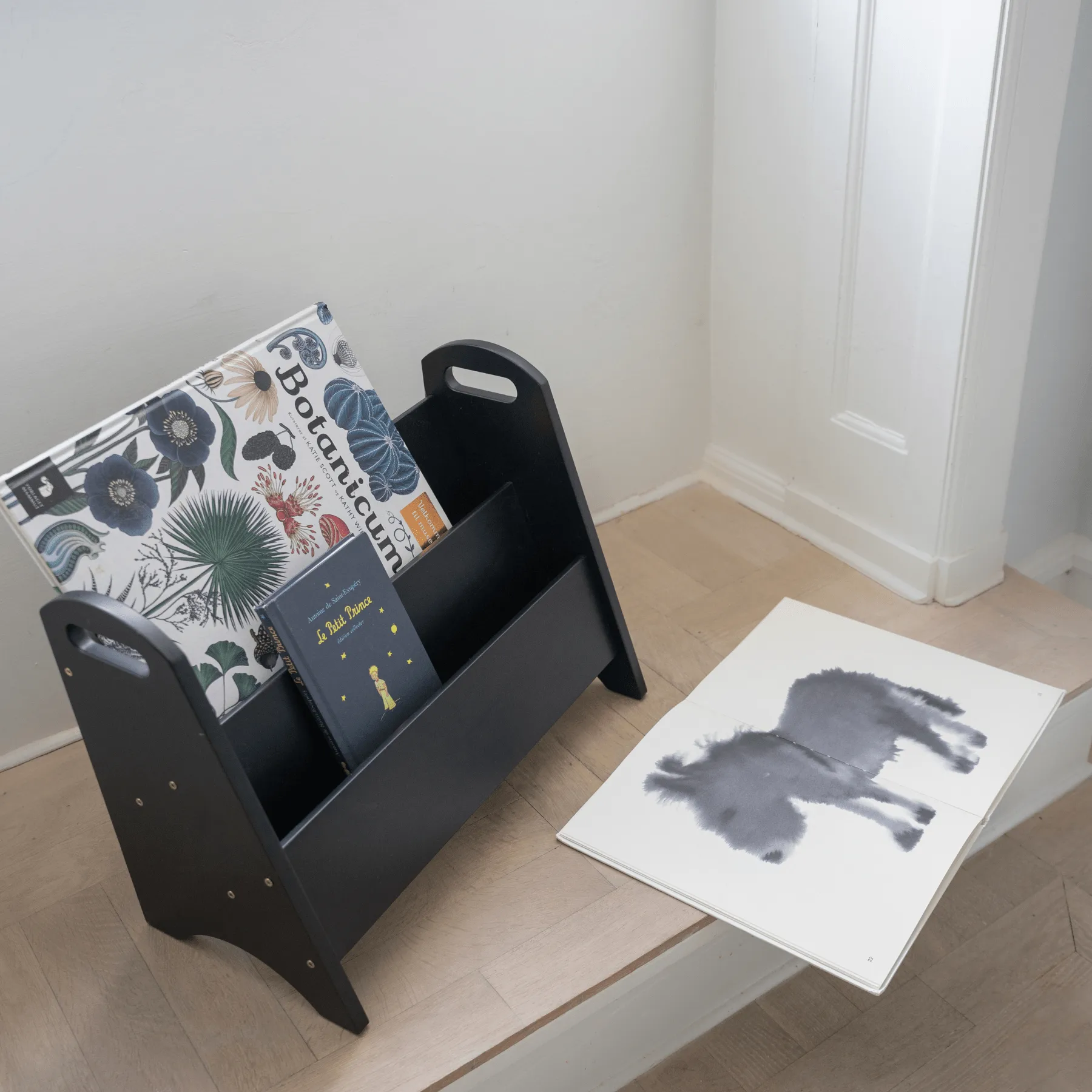 Book holder bookshelf for children, Black Nofred