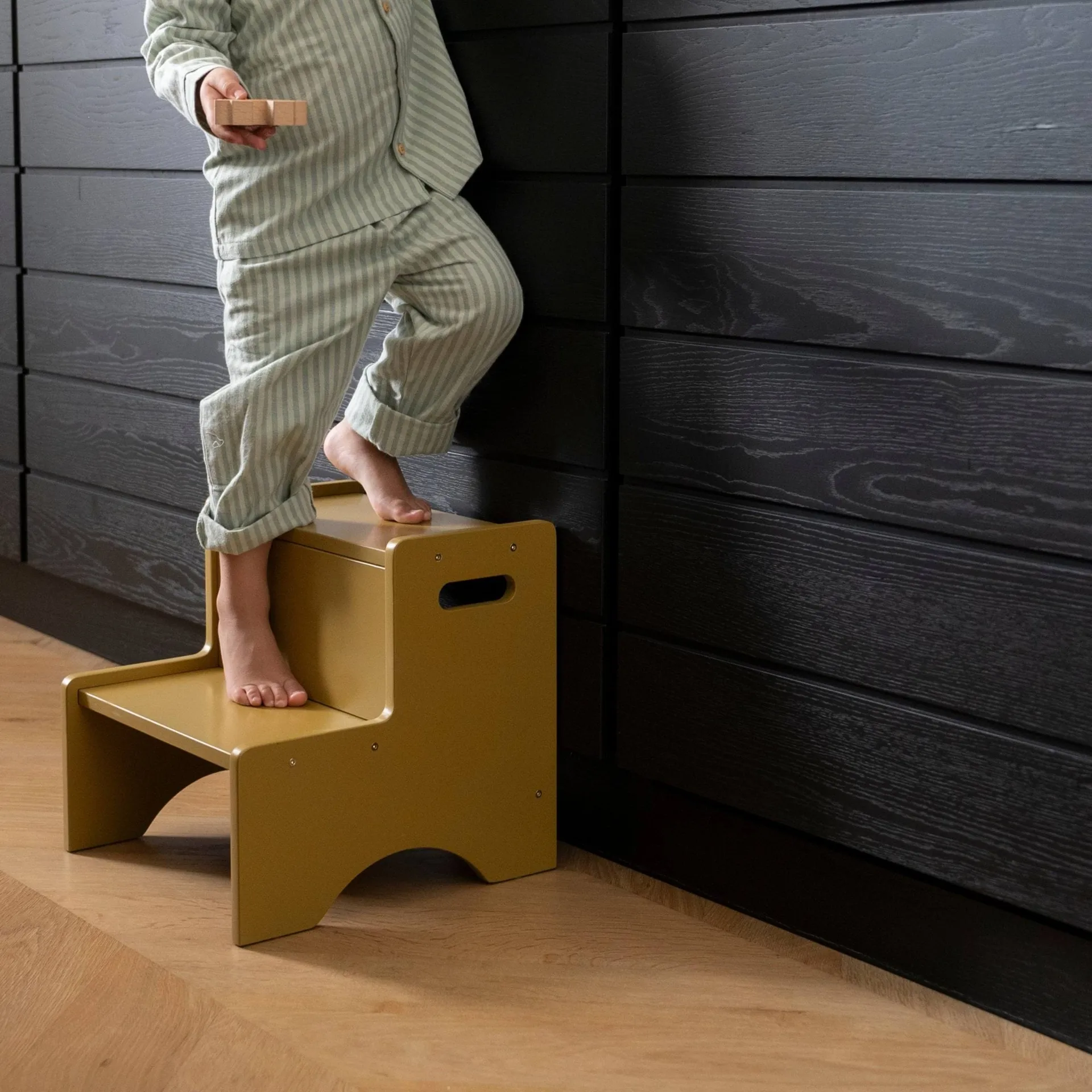 Step Up children's stool, Curry Nofred