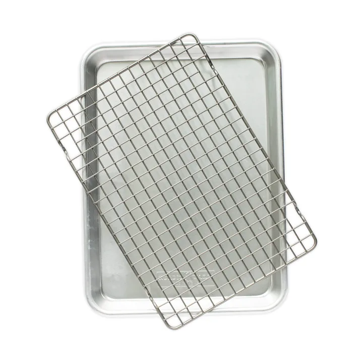 Naturals quarter sheet baking pan with rack - Silver - Nordic Ware