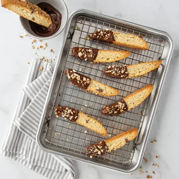 Naturals quarter sheet baking pan with rack - Silver - Nordic Ware