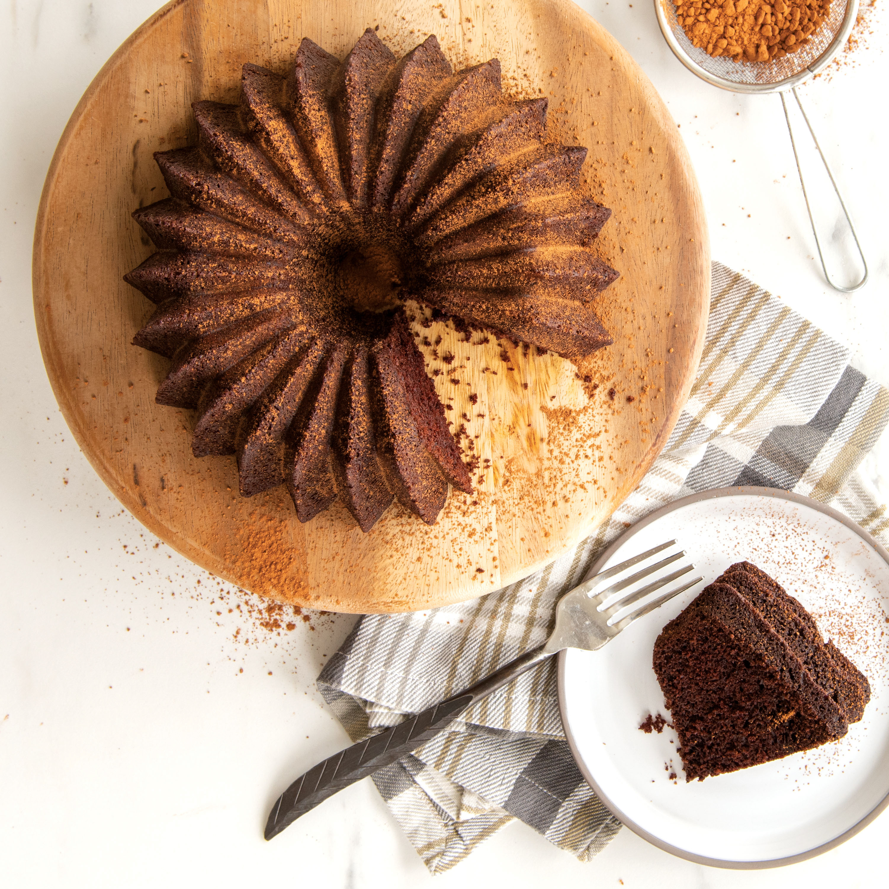 Nordic Ware 84024 Bundt Duet Pan, 5 Cup, Graphite