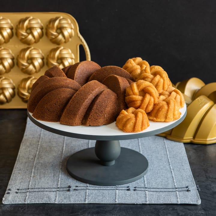 Nordic Ware Bundt Cupcake Pan OR Retro Orange Mini Bundt Cake Pan 