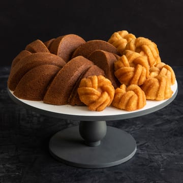 Nordic Ware Anniversary Bundt Cake Pan