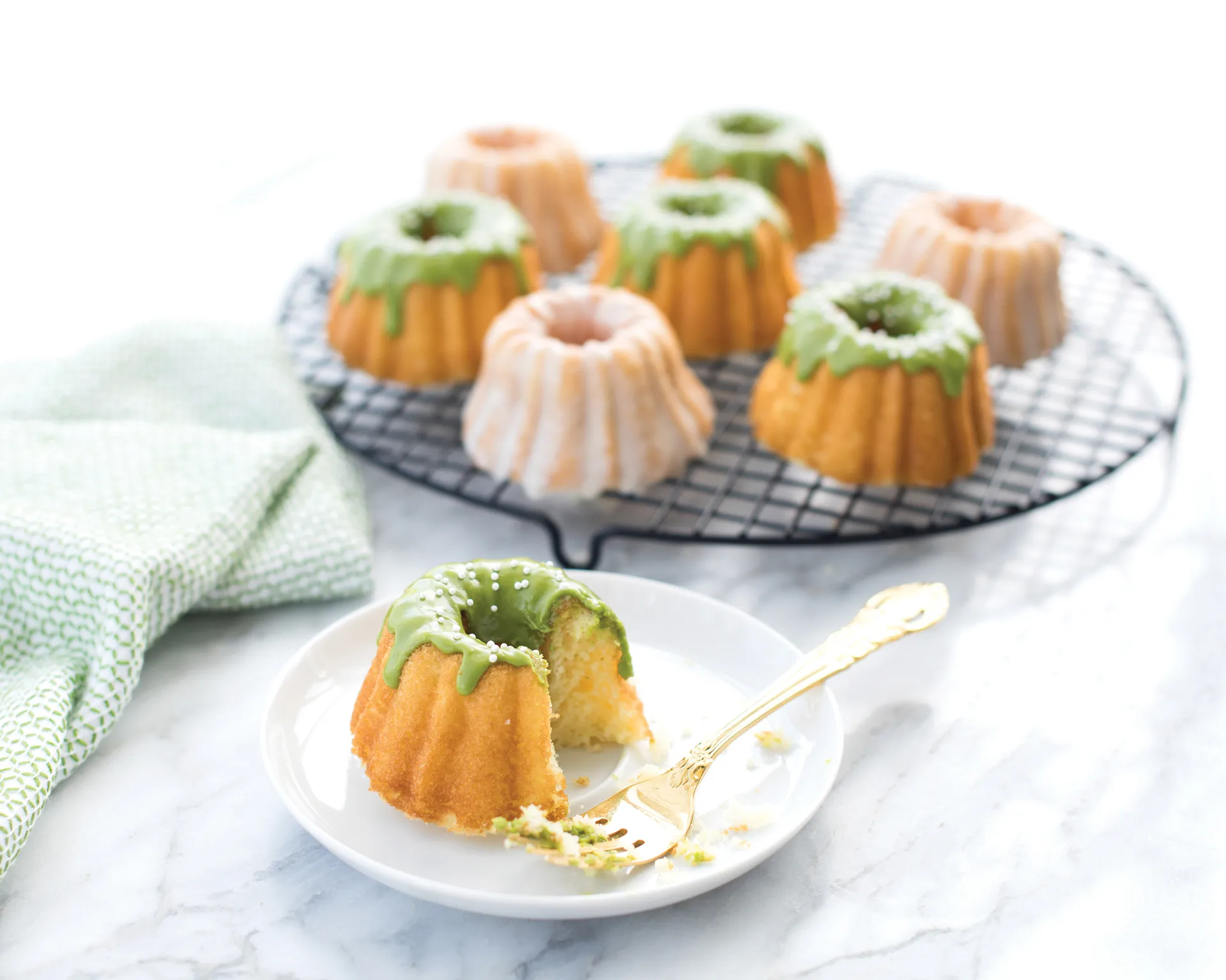 Nordic Ware anniversary bundtlette form silver, 1.1 L Nordic Ware