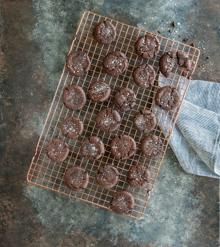 Nordic Ware Round Copper Cooling & Serving Grid - Bake from Scratch