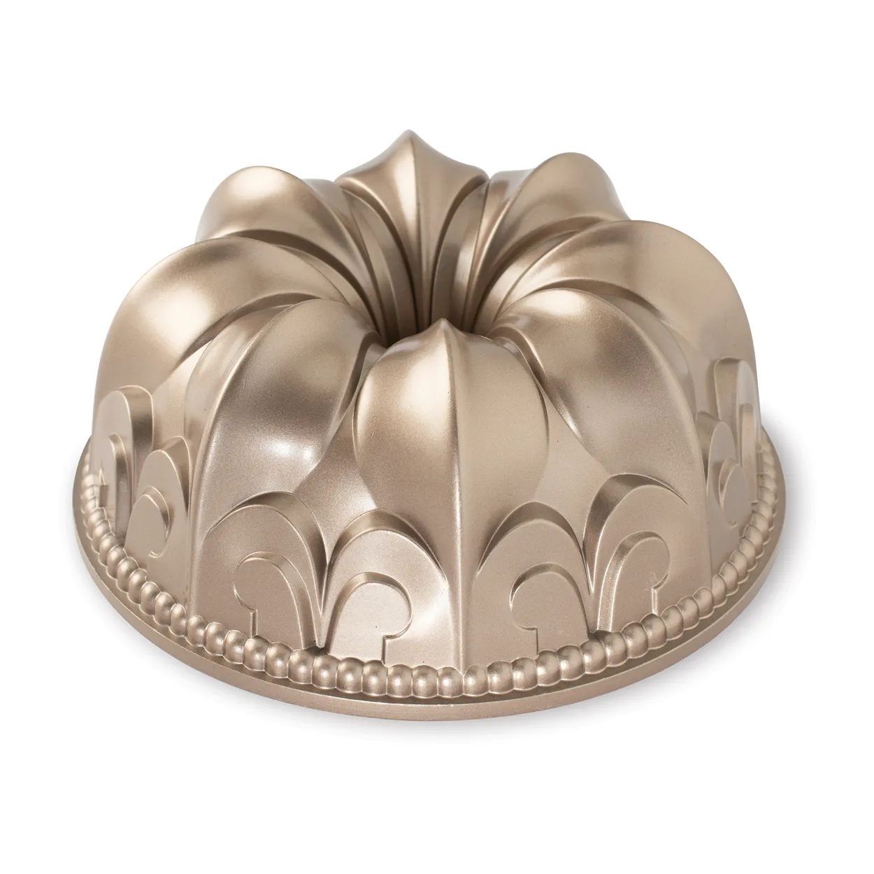 Nordic Ware Fleur De Lis Bundt - bundt tin 2.4 L | Scandinavian Design | Cookie/Biscuit cutters & cake tins | Gold-coloured