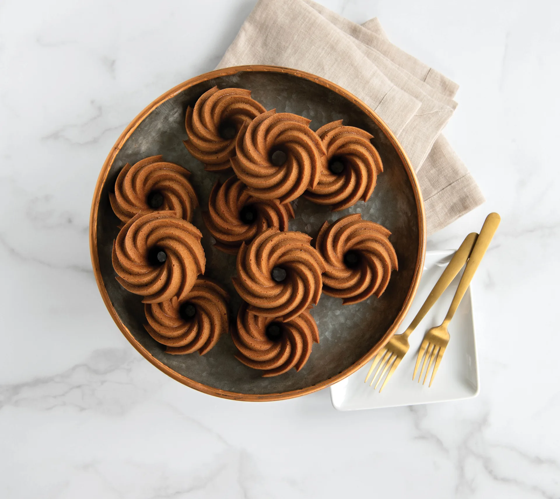 Nordic Ware heritage bundtlette baking tin gold, 0.9 L Nordic Ware