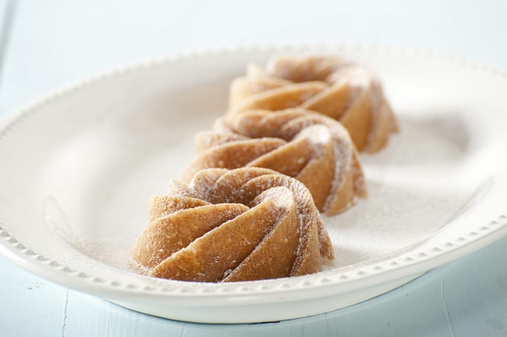 Nordic Ware Heritage bundtlette baking tin, Silver Nordic Ware