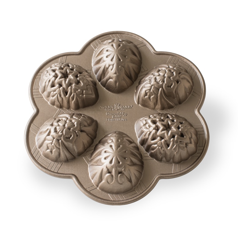 Nordic Ware Ornament egg-shaped cookie cutter Aluminum