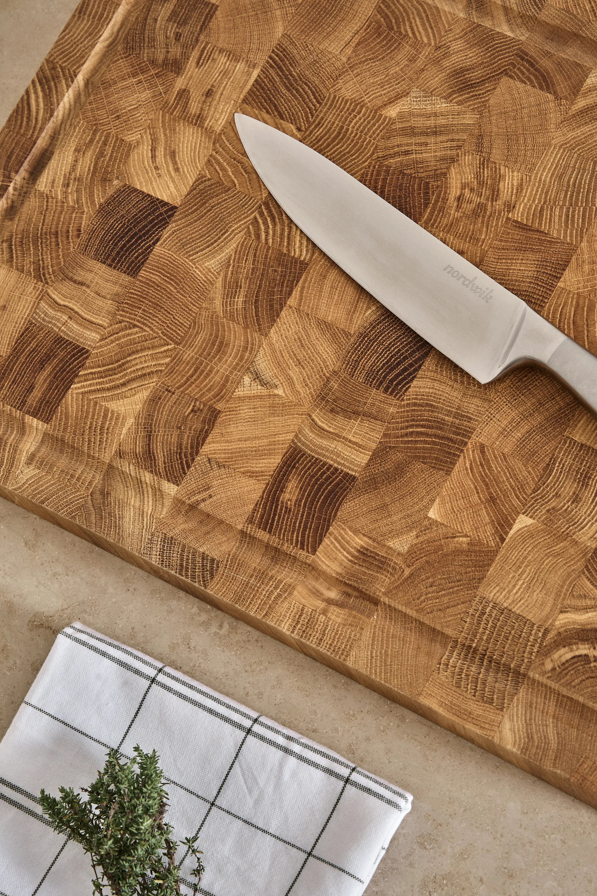 Nordwik end-grain cutting board with juice groove 36x46 cm, Oak Nordwik