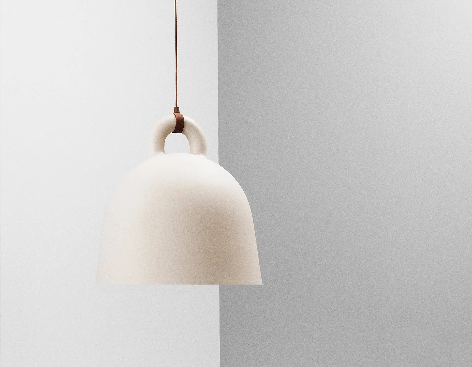 Bell lamp sand, medium Normann Copenhagen
