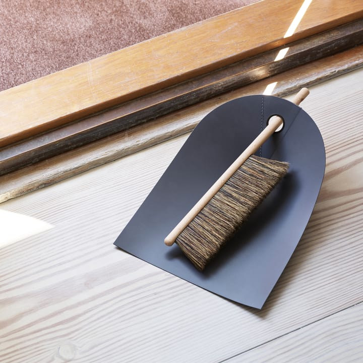 Dustpan & Broom - dark grey - Normann Copenhagen