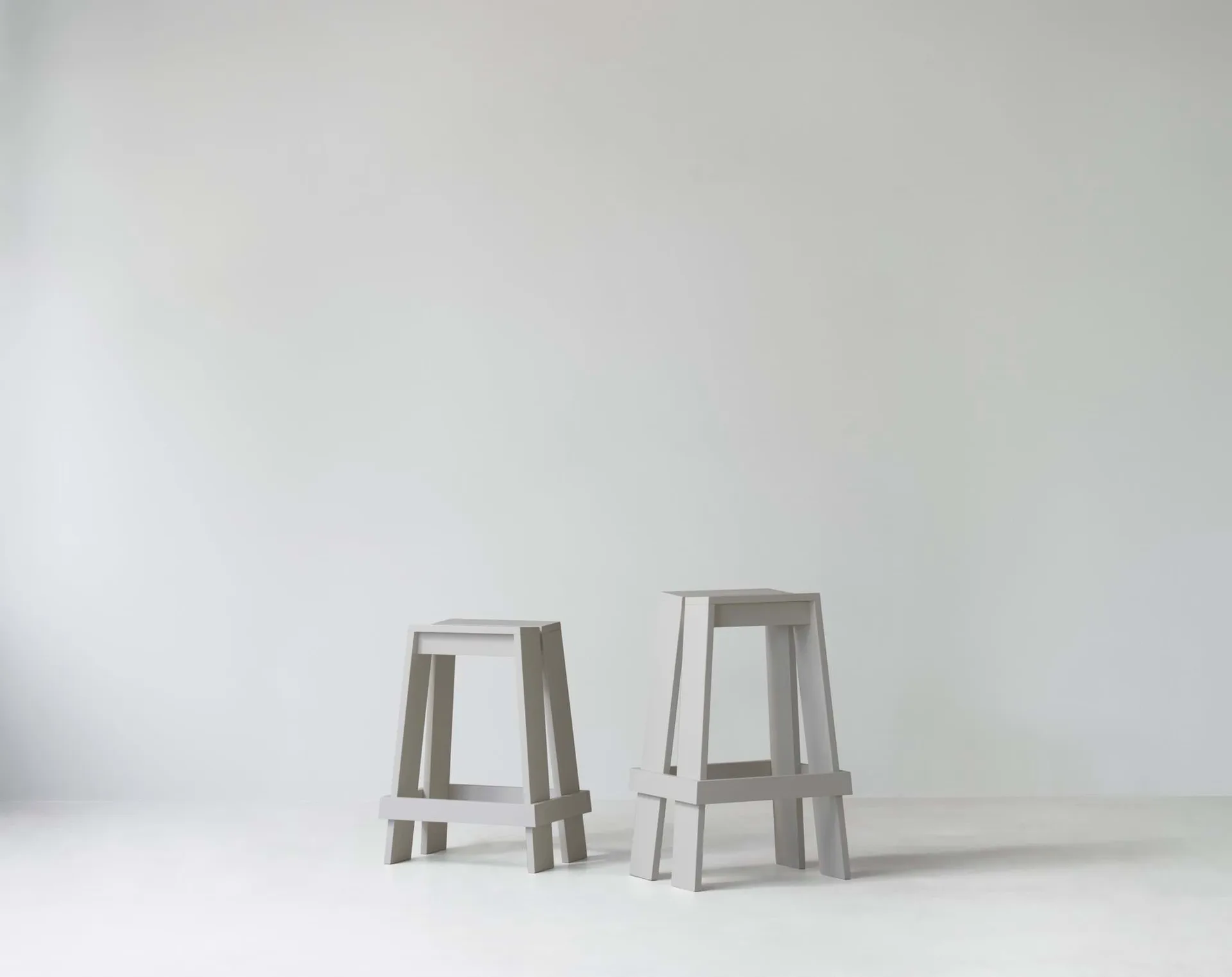 Let bar stool 75 cm, Light Grey Normann Copenhagen