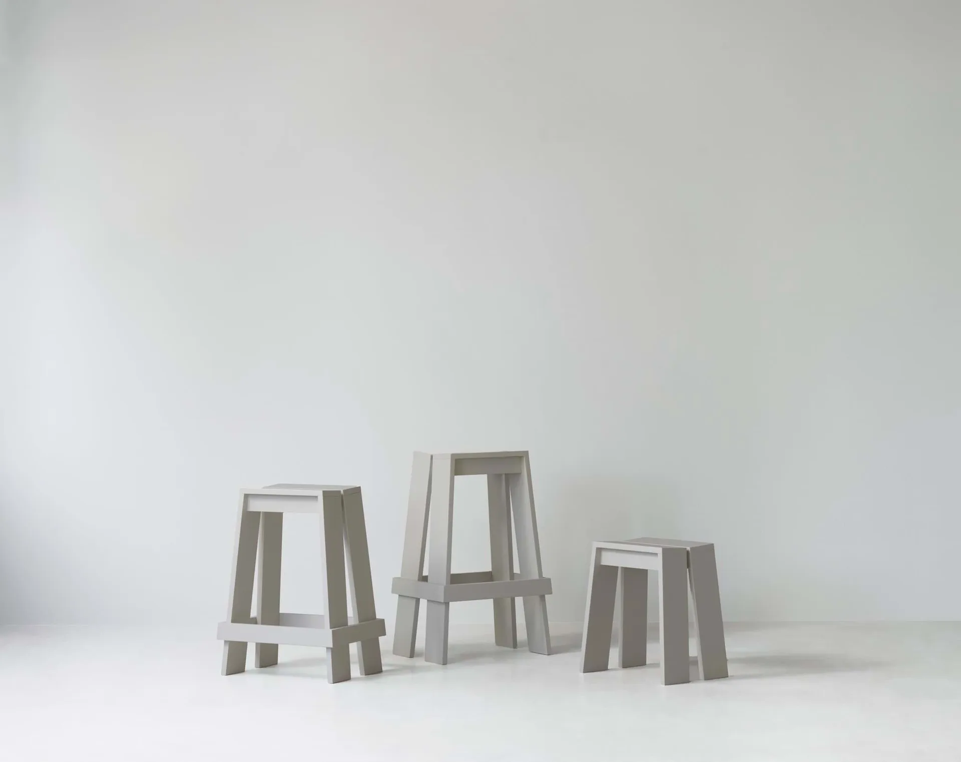 Let bar stool 75 cm, Light Grey Normann Copenhagen