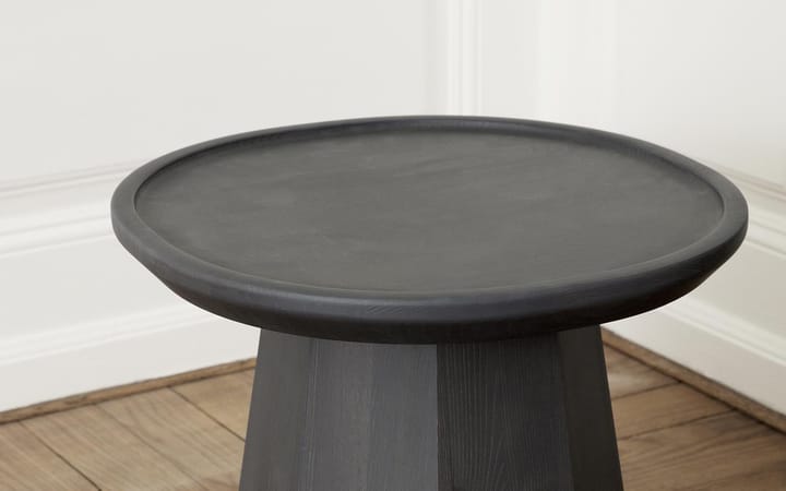 Pine table small, side table Ø45 cm H:40.6 cm - Dark Grey - Normann Copenhagen