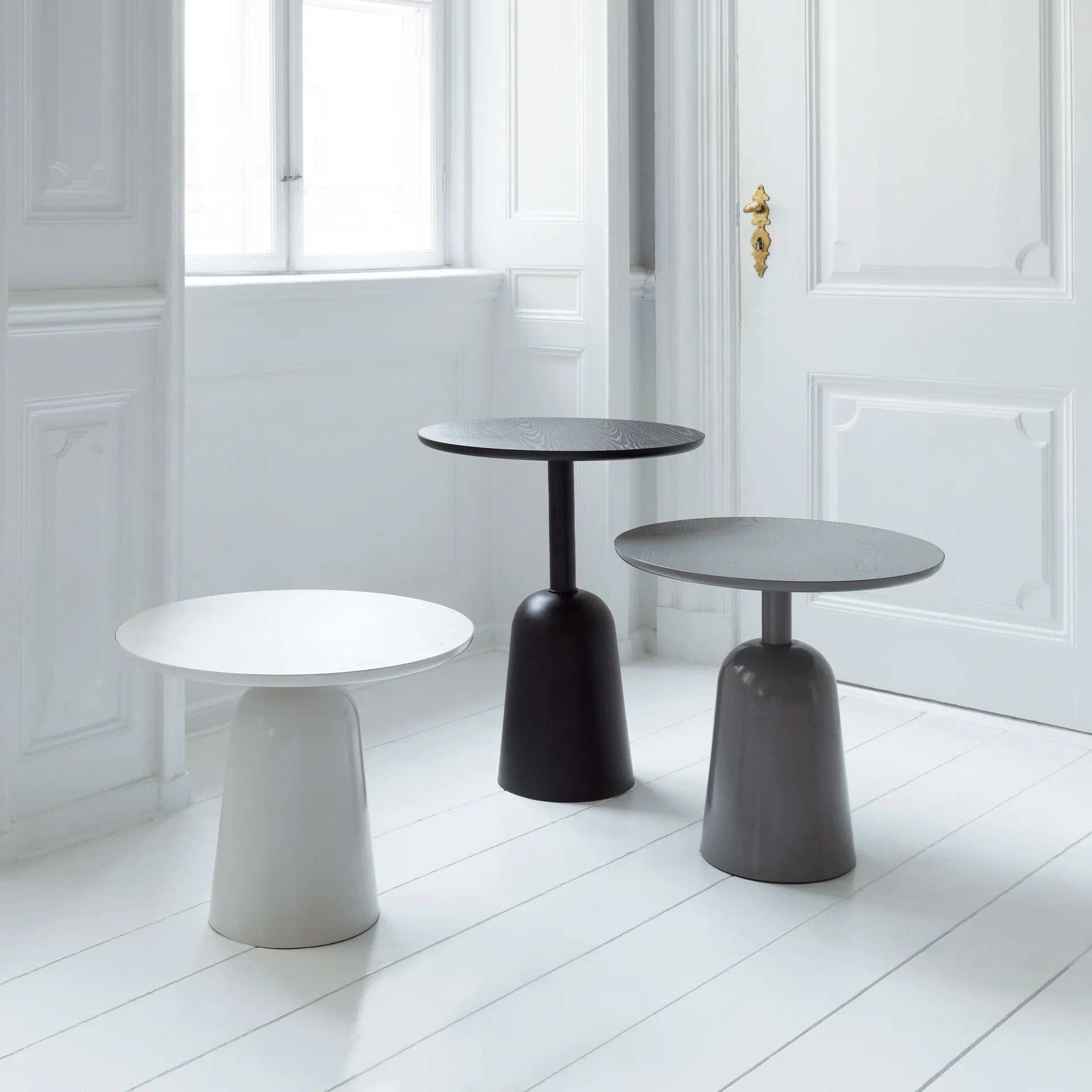 Turn adjustable table Ø55 cm, warm grey Normann Copenhagen
