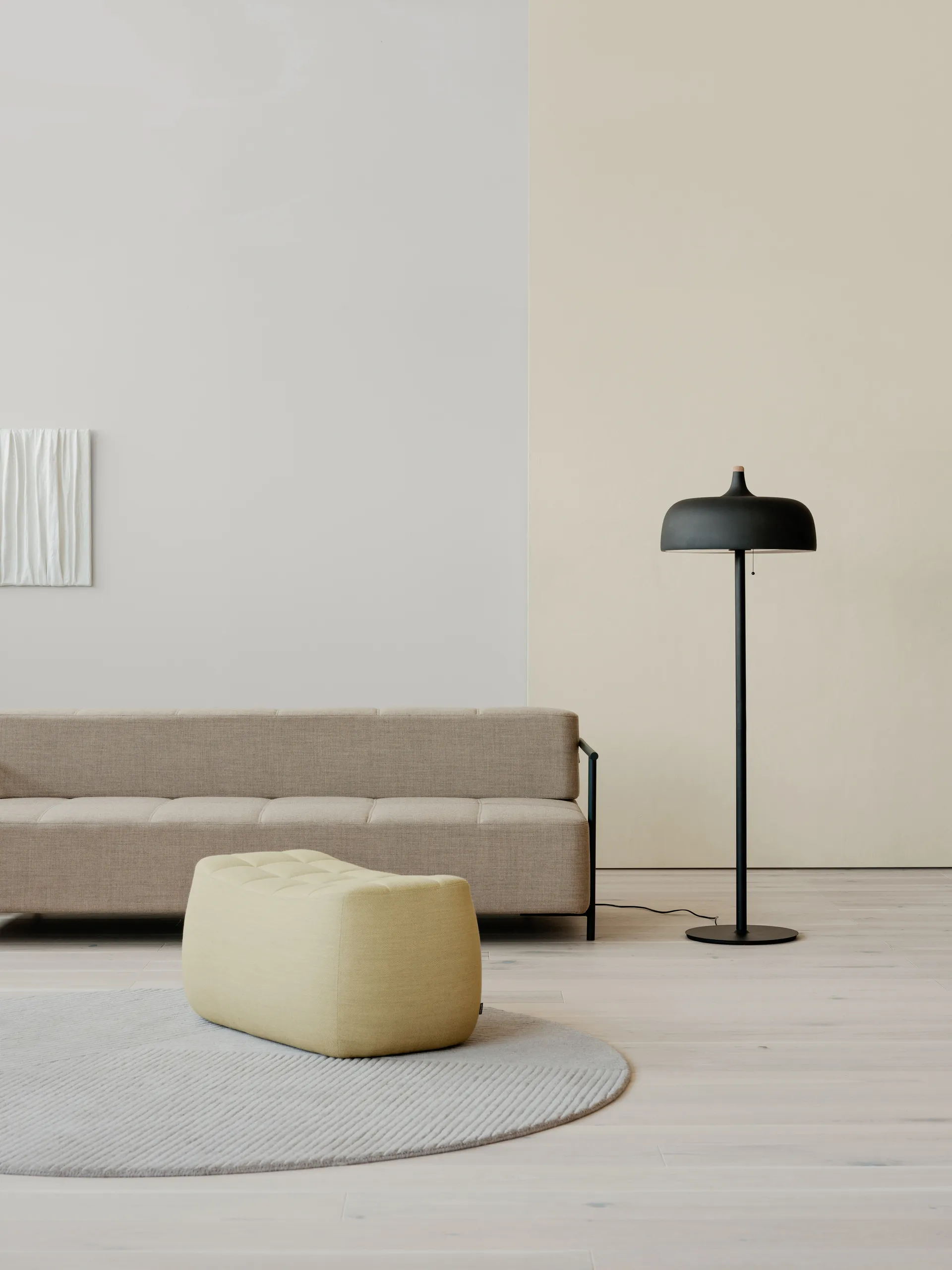Acorn floor lamp, Matte black Northern