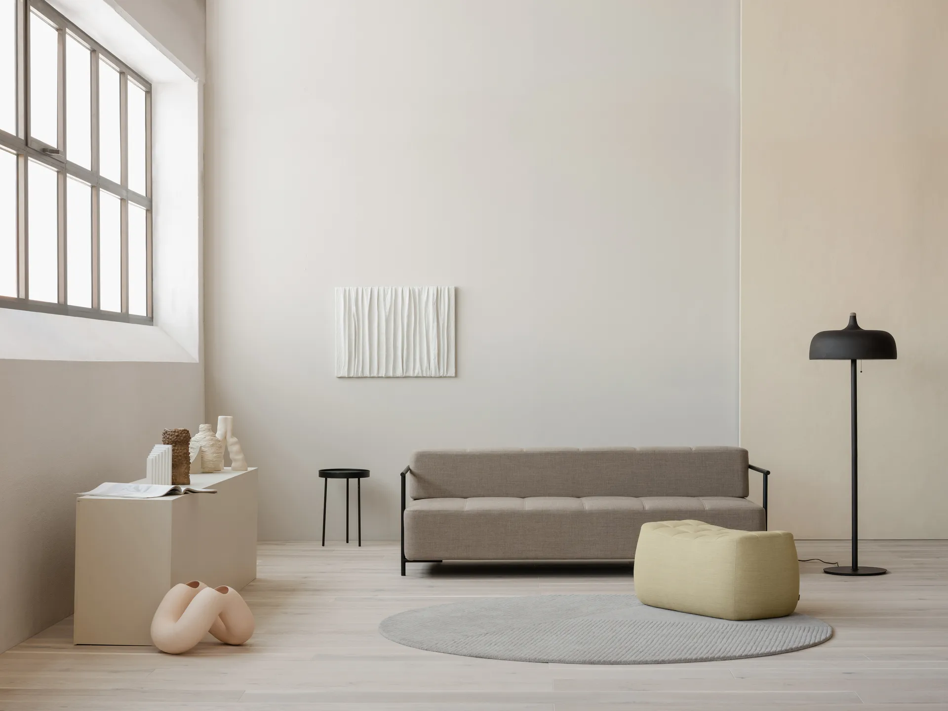 Acorn floor lamp, Matte black Northern