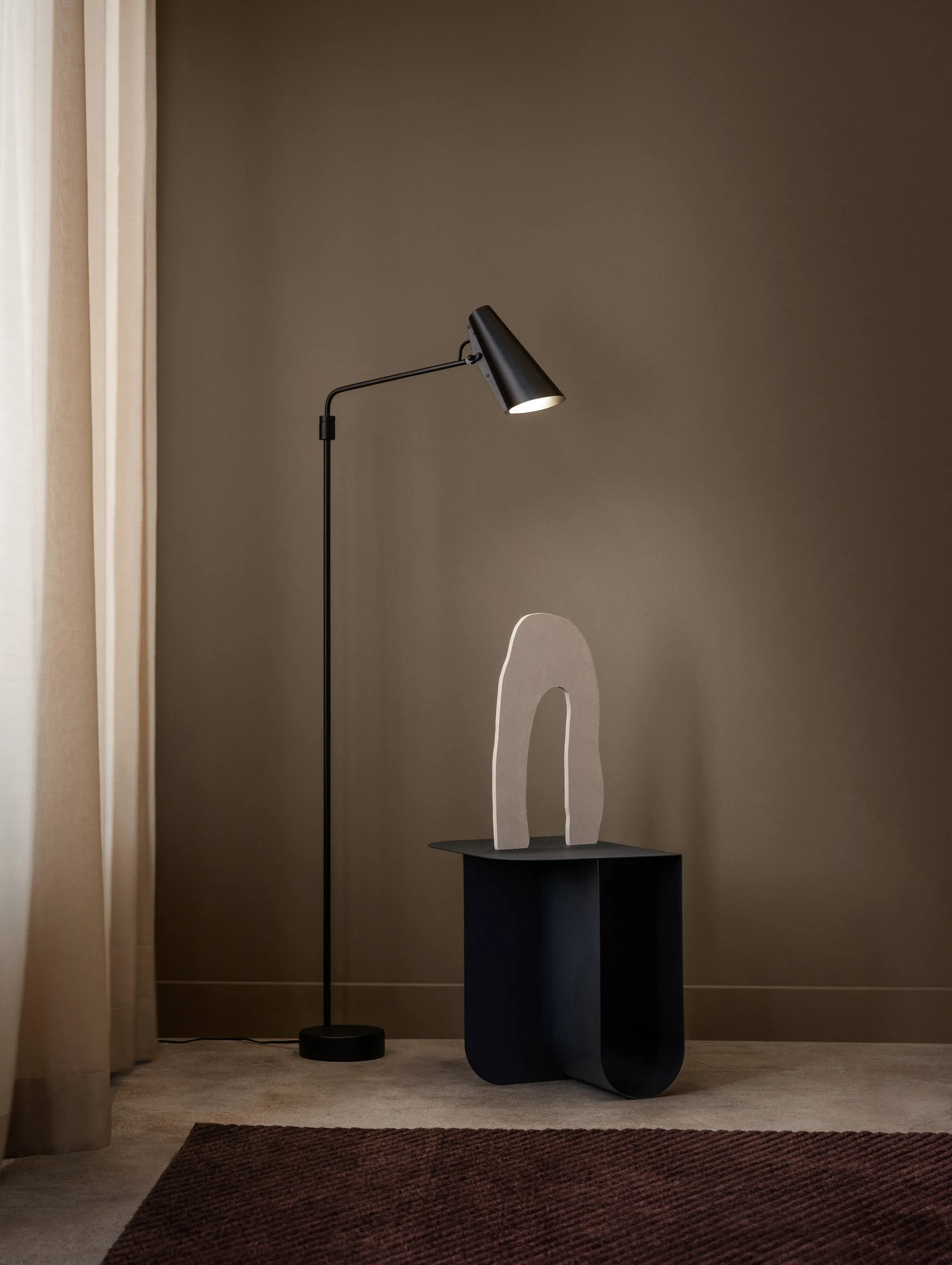 Birdy swing floor lamp, Black-black Northern