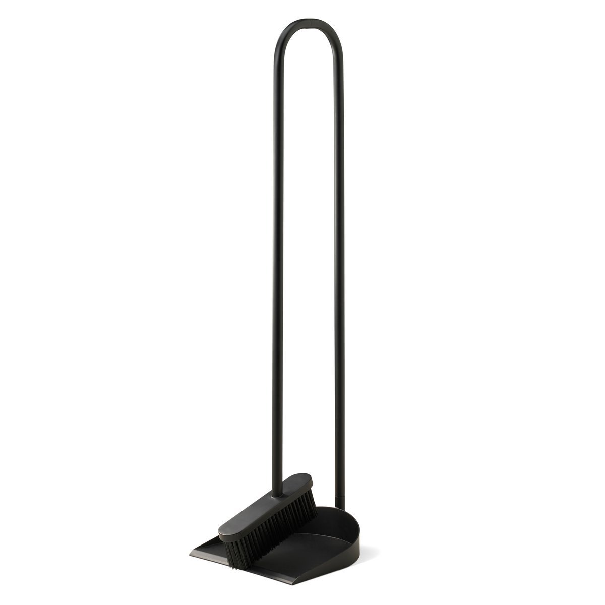 Northern Cane broom and dustpan black | Scandinavian Design | Brushes & brooms | Black
