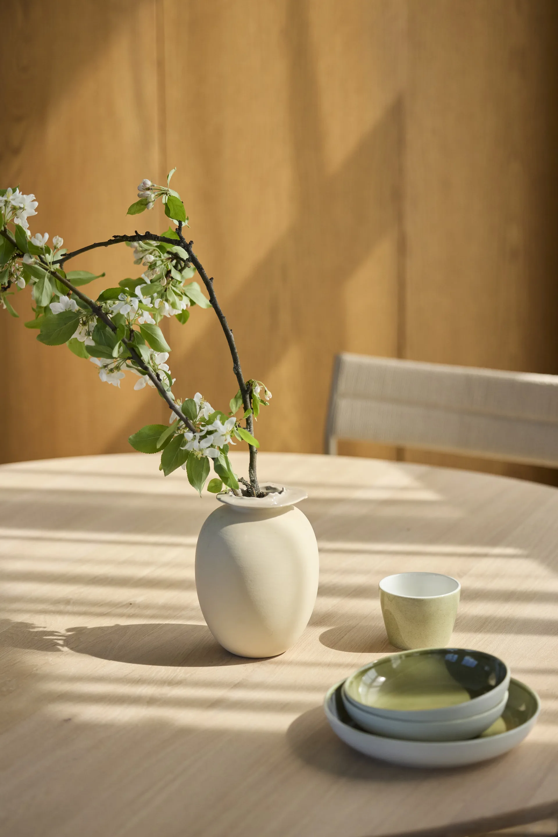 Expand dining table Ø140 cm, Light oiled oak Northern