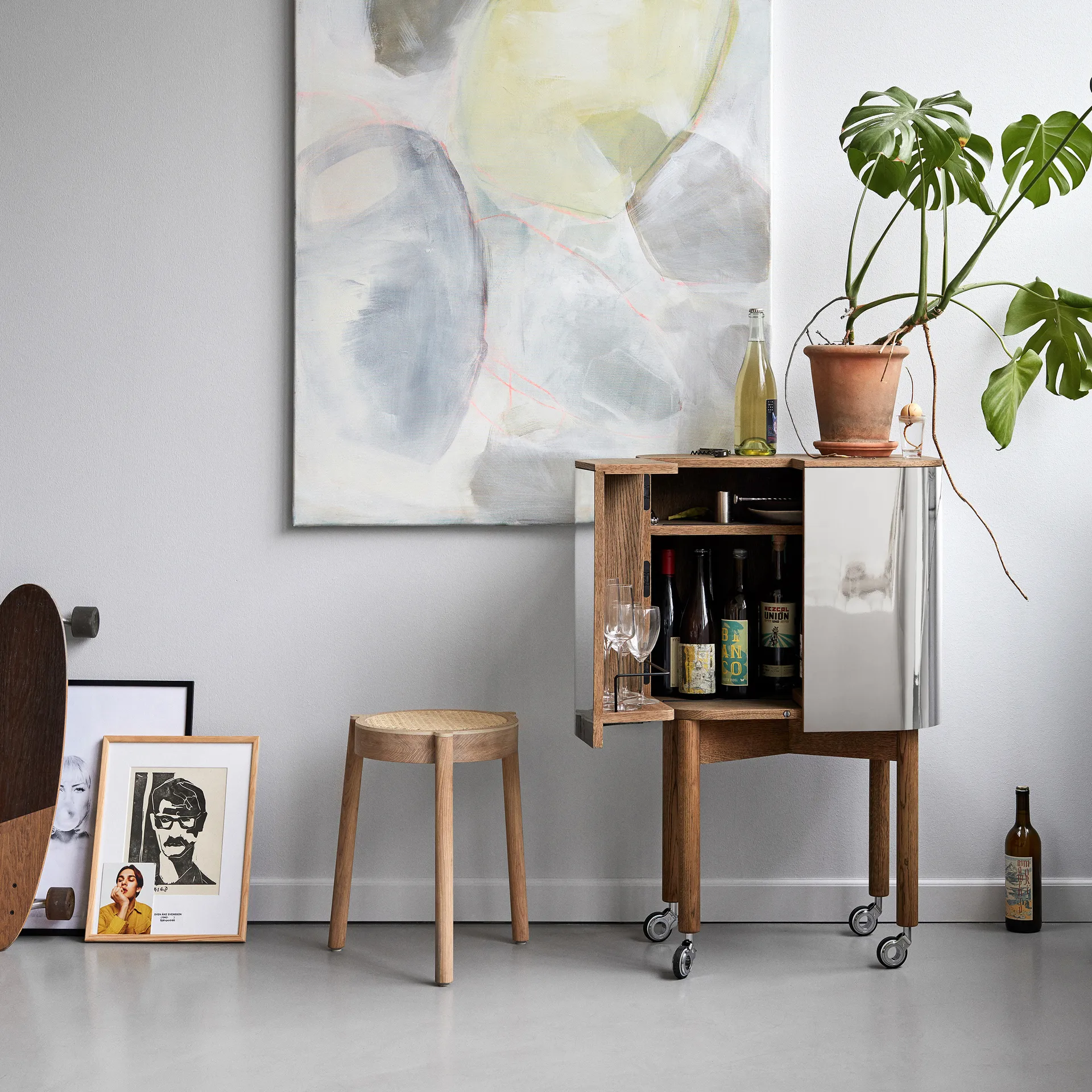 Loud bar cabinet on wheels, Smoked oak Northern