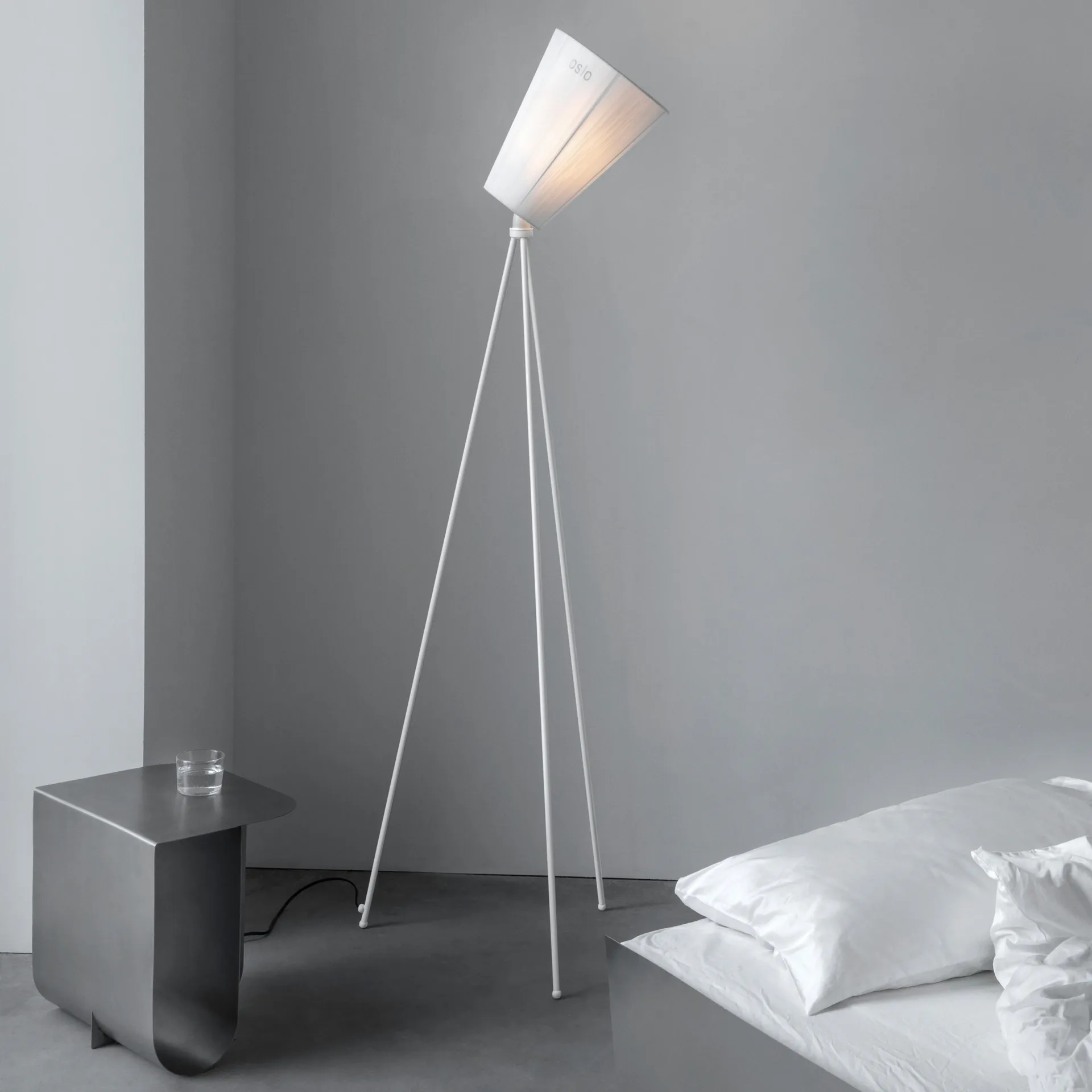 Oslo Wood floor lamp - base, matte white Northern