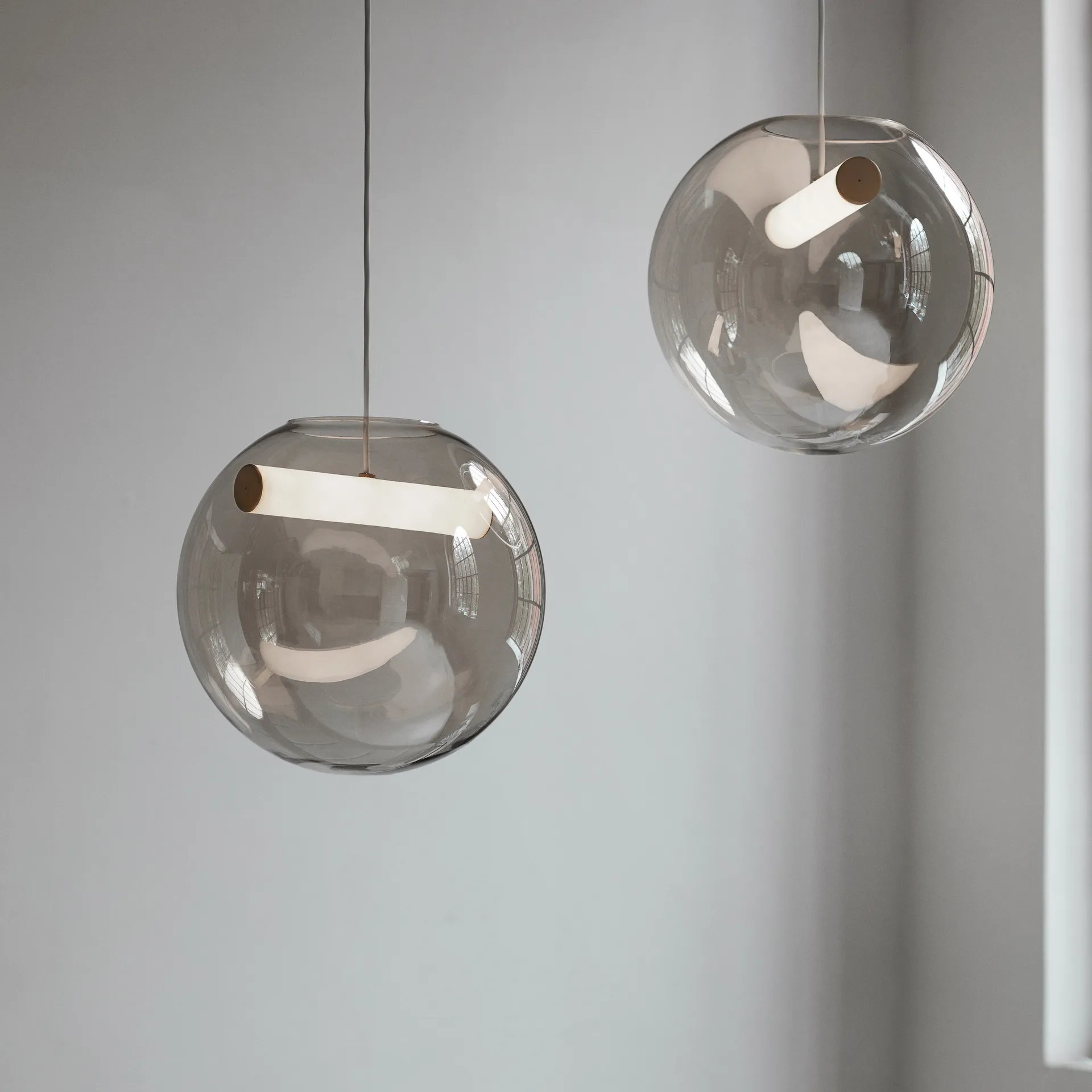 Reveal ceiling lamp, Grey Northern